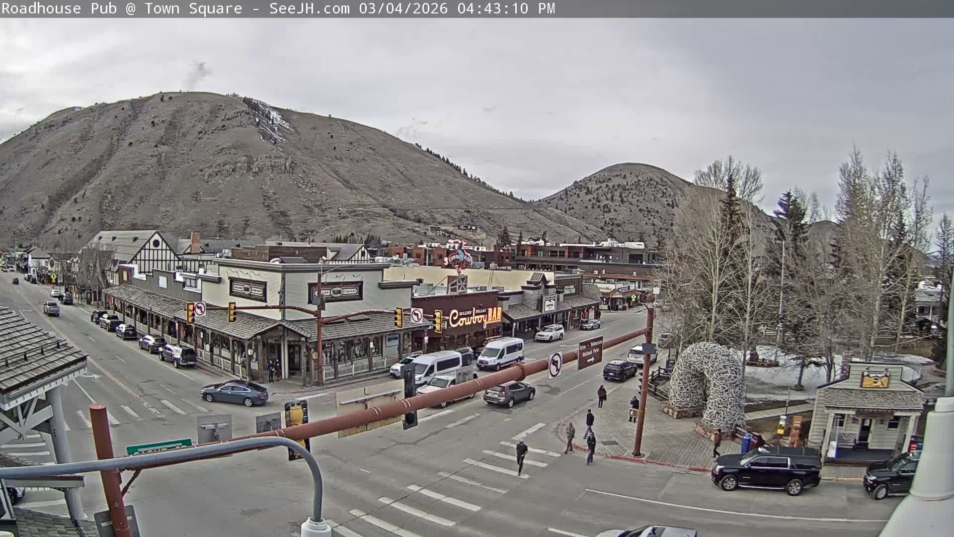 Jackson Hole, Jackson Town Intersection West View Live Cam - Jackson, Teton, Wyoming, USA