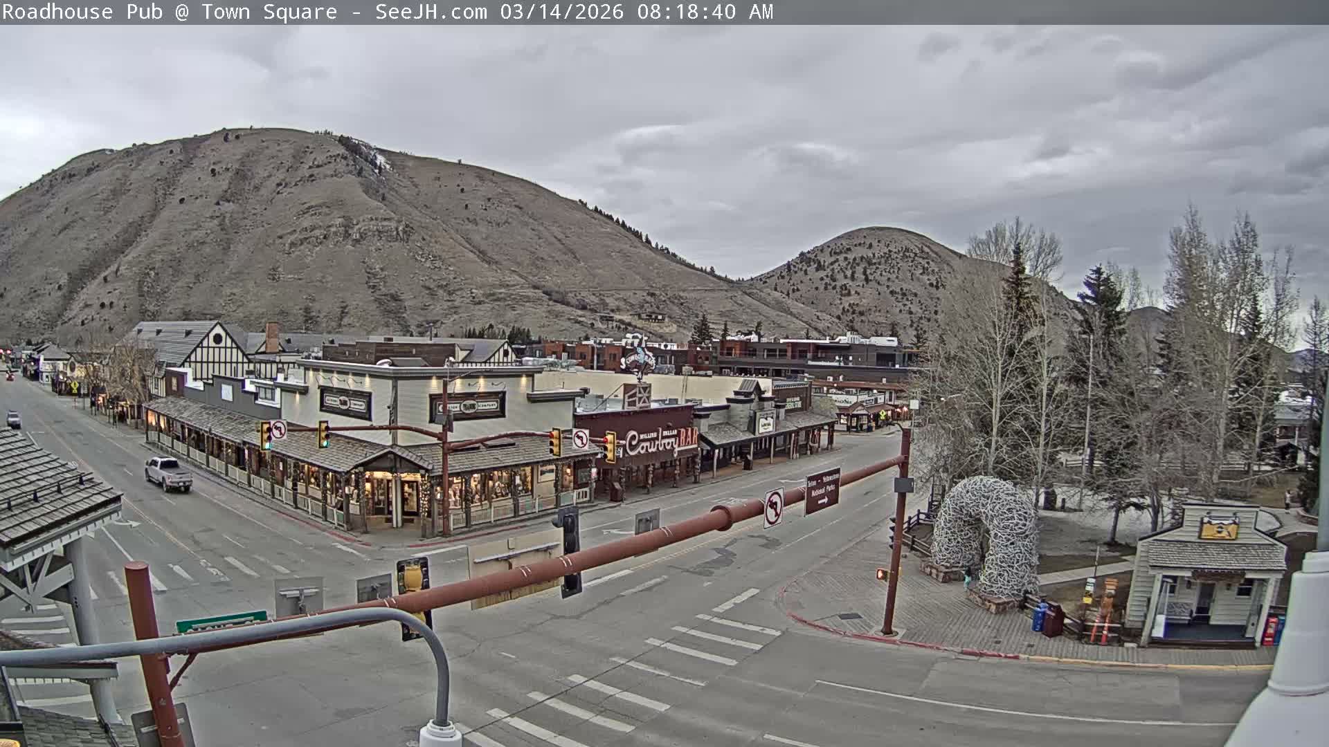 Jackson Hole, Jackson Town Intersection West View Live Cam - Jackson, Teton, Wyoming, USA