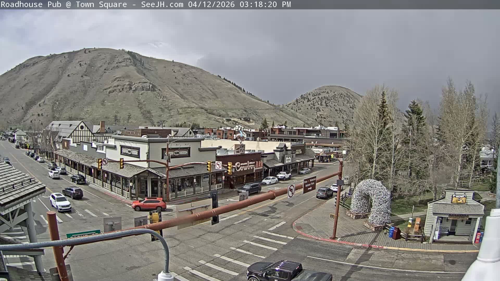 Jackson Hole, Jackson Town Intersection West View Live Cam - Jackson, Teton, Wyoming, USA