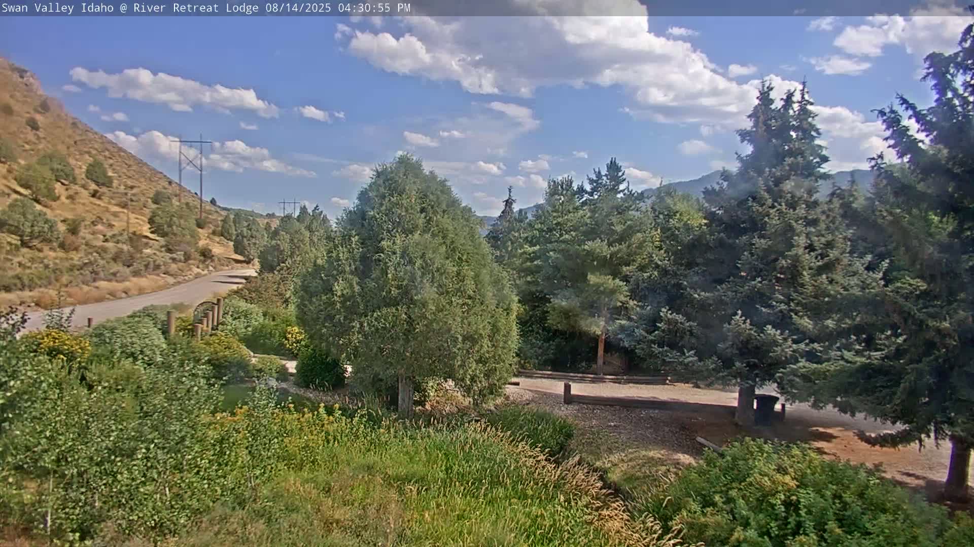 Swan Valley , River Retreat Lodge Live Cam - Irwin, Bonneville, Idaho, USA