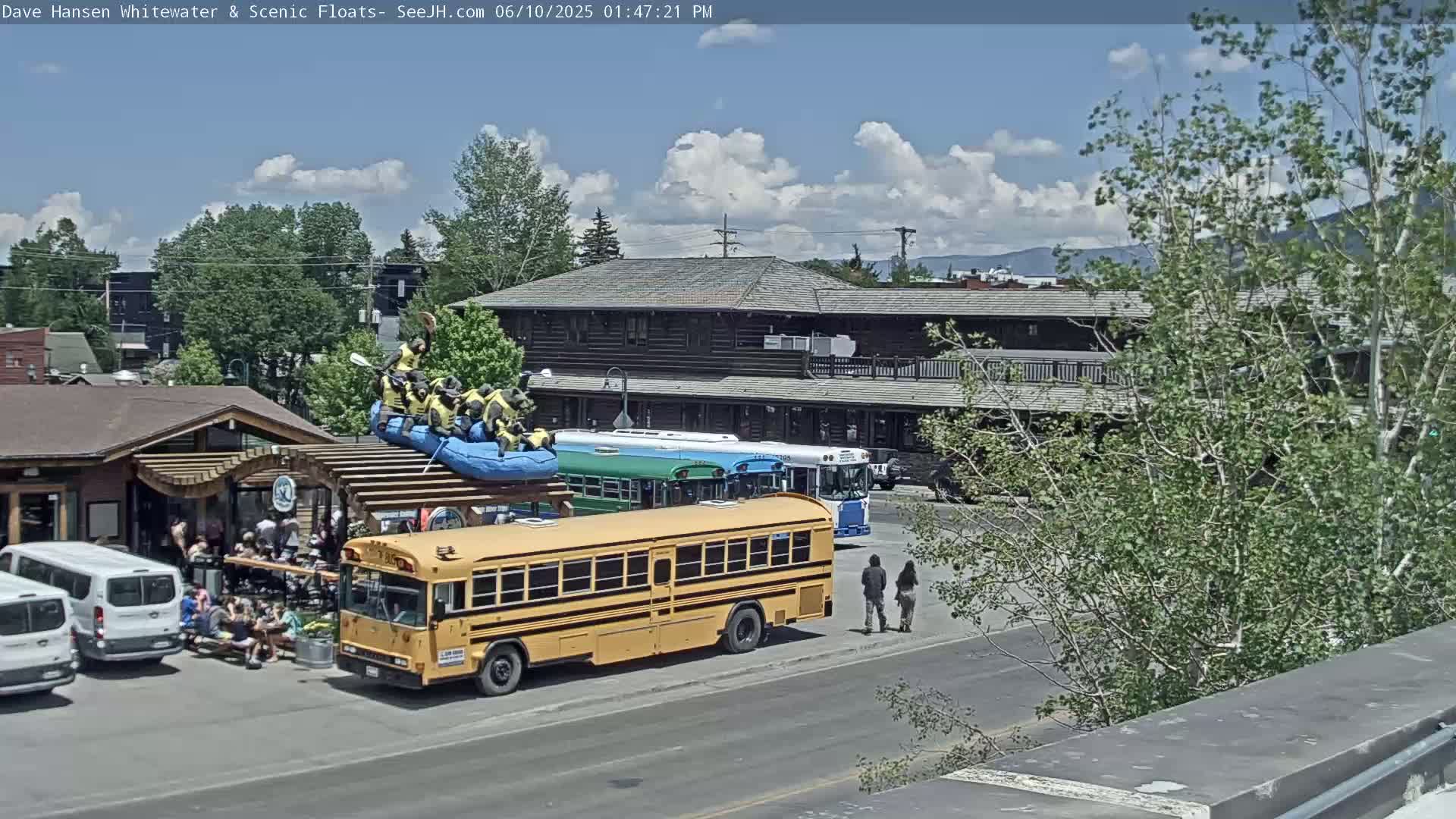 Jackson Hole, Jackson Broadway Avenue & S. Millward St. Junction Live Cam - Jackson, Teton, Wyoming, USA