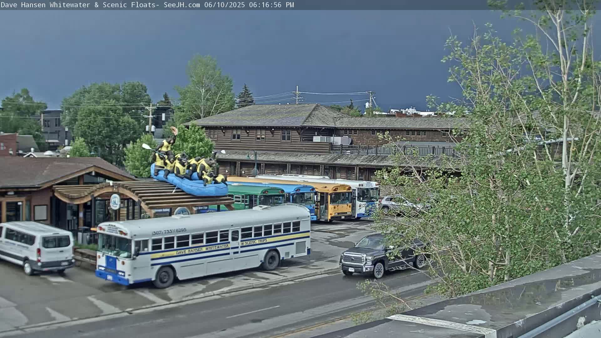 Jackson Hole, Jackson Broadway Avenue & S. Millward St. Junction Live Cam - Jackson, Teton, Wyoming, USA