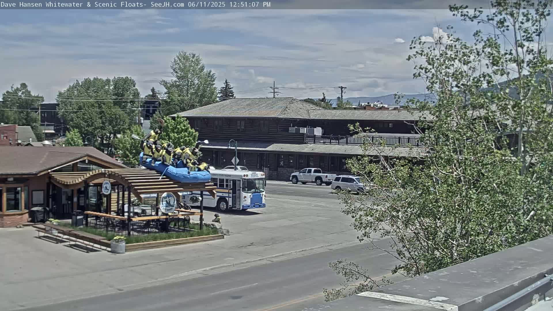 Jackson Hole, Jackson Broadway Avenue & S. Millward St. Junction Live Cam - Jackson, Teton, Wyoming, USA