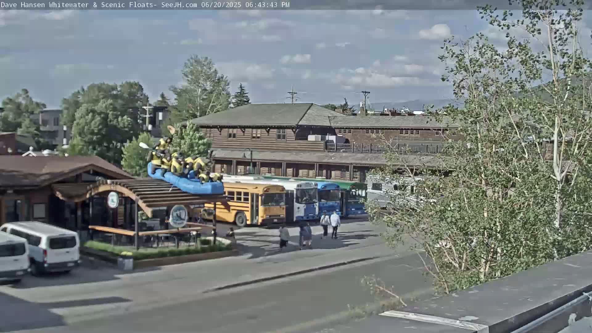 Jackson Hole, Jackson Broadway Avenue & S. Millward St. Junction Live Cam - Jackson, Teton, Wyoming, USA
