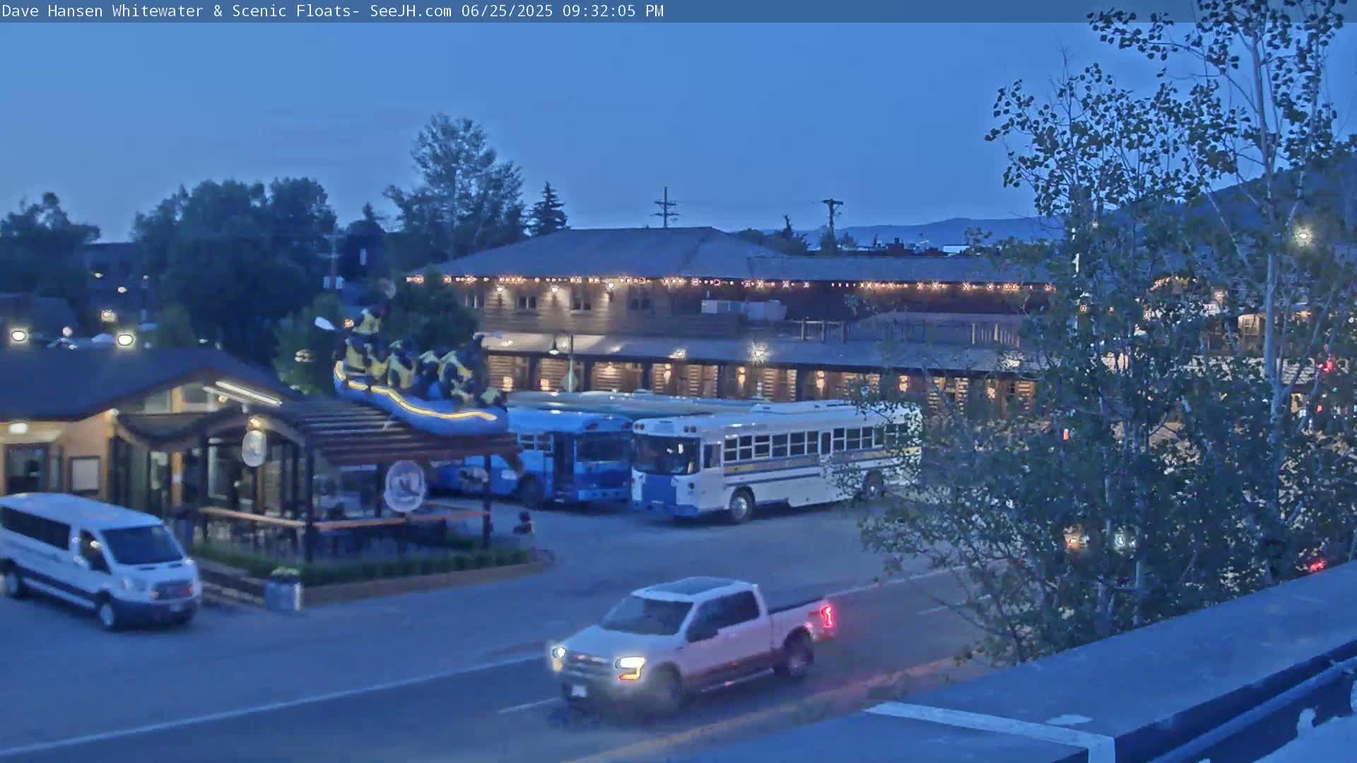 Jackson Hole, Jackson Broadway Avenue & S. Millward St. Junction Live Cam - Jackson, Teton, Wyoming, USA