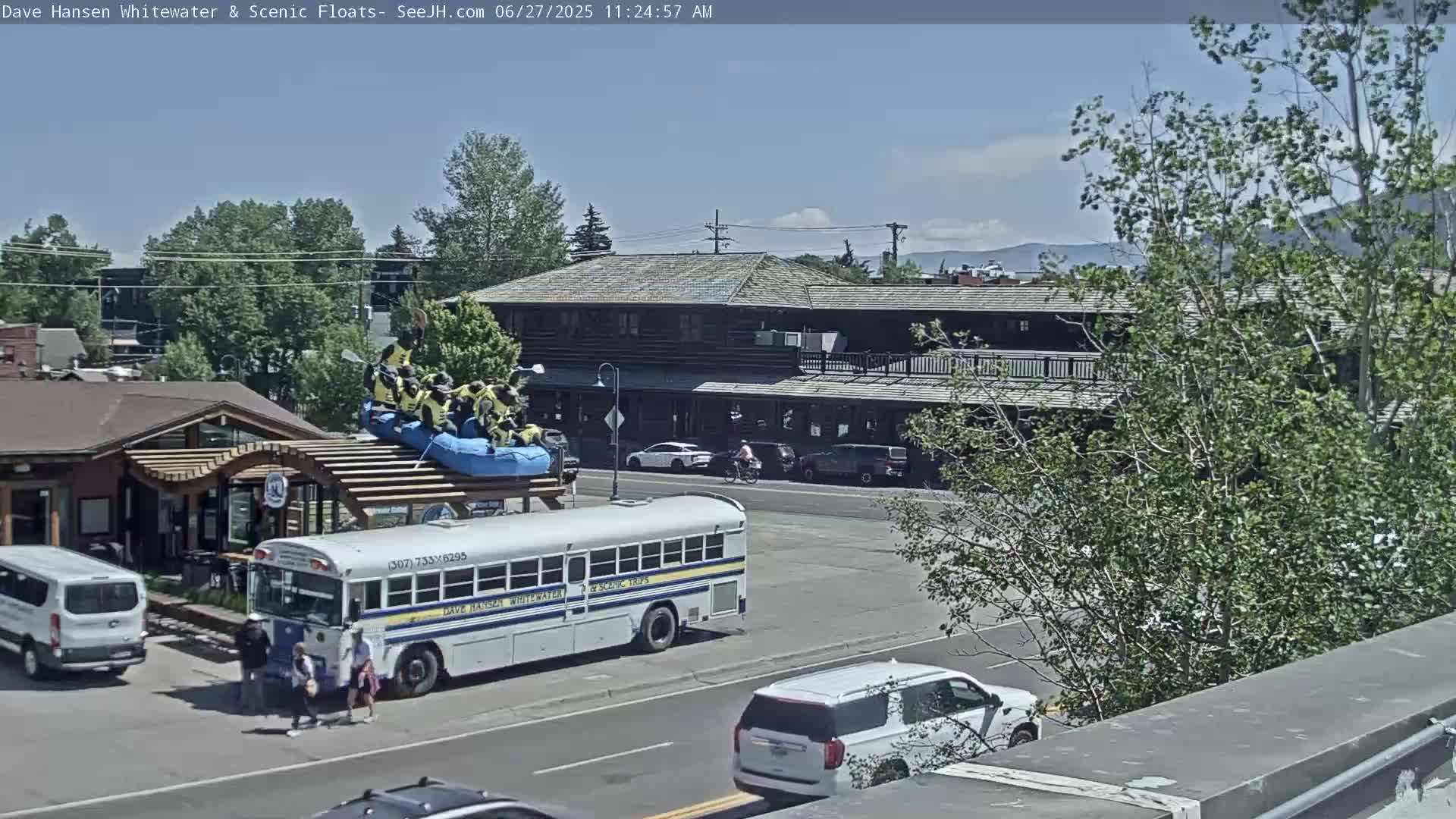 Jackson Hole, Jackson Broadway Avenue & S. Millward St. Junction Live Cam - Jackson, Teton, Wyoming, USA