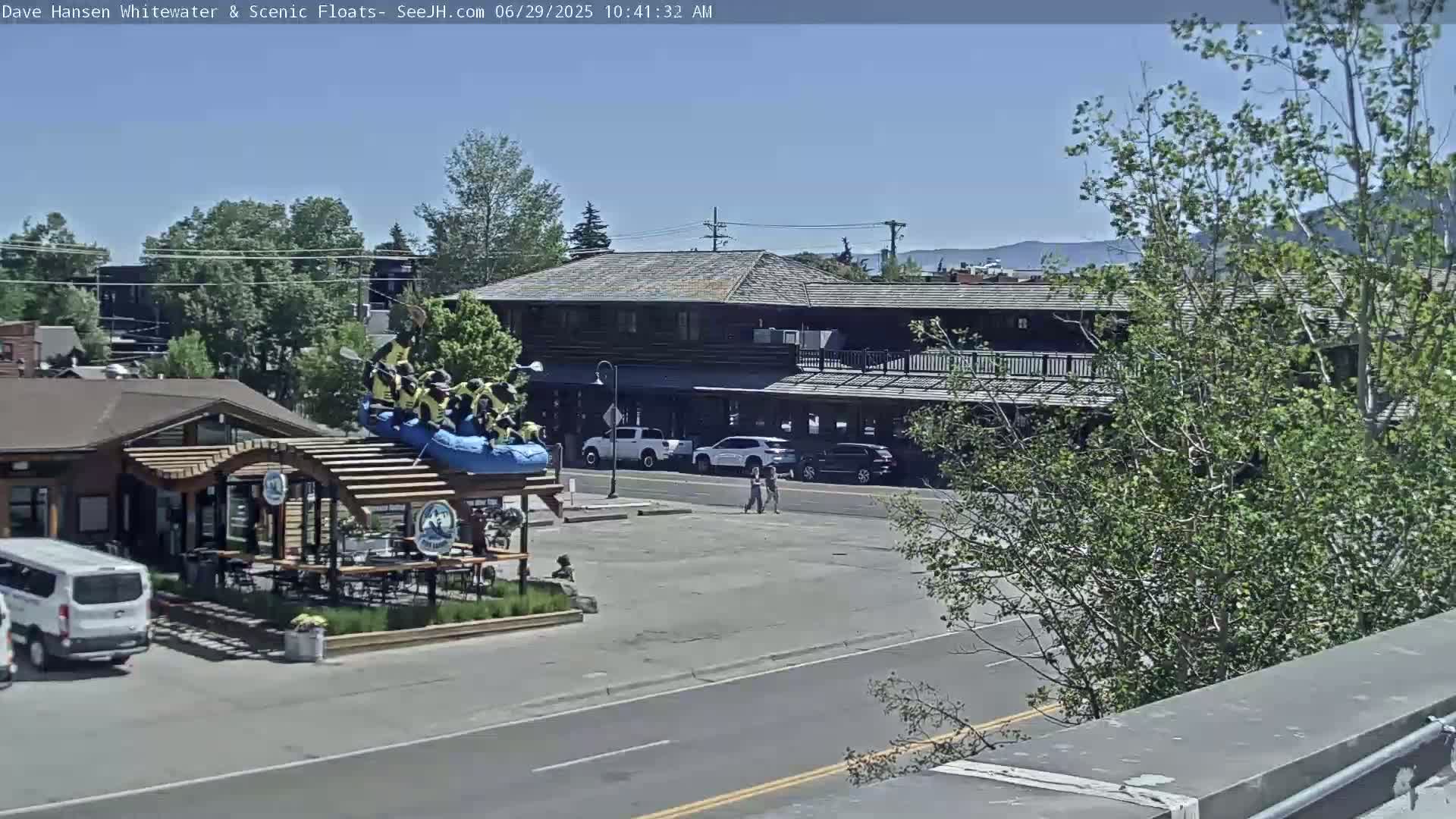 Jackson Hole, Jackson Broadway Avenue & S. Millward St. Junction Live Cam - Jackson, Teton, Wyoming, USA