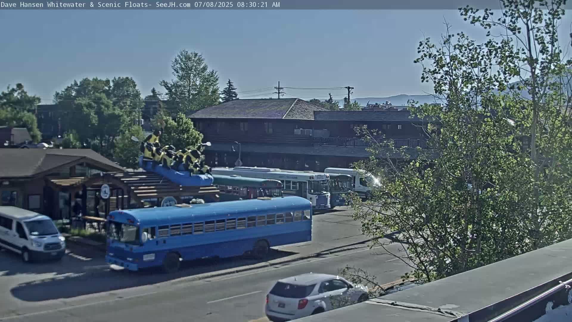 Jackson Hole, Jackson Broadway Avenue & S. Millward St. Junction Live Cam - Jackson, Teton, Wyoming, USA