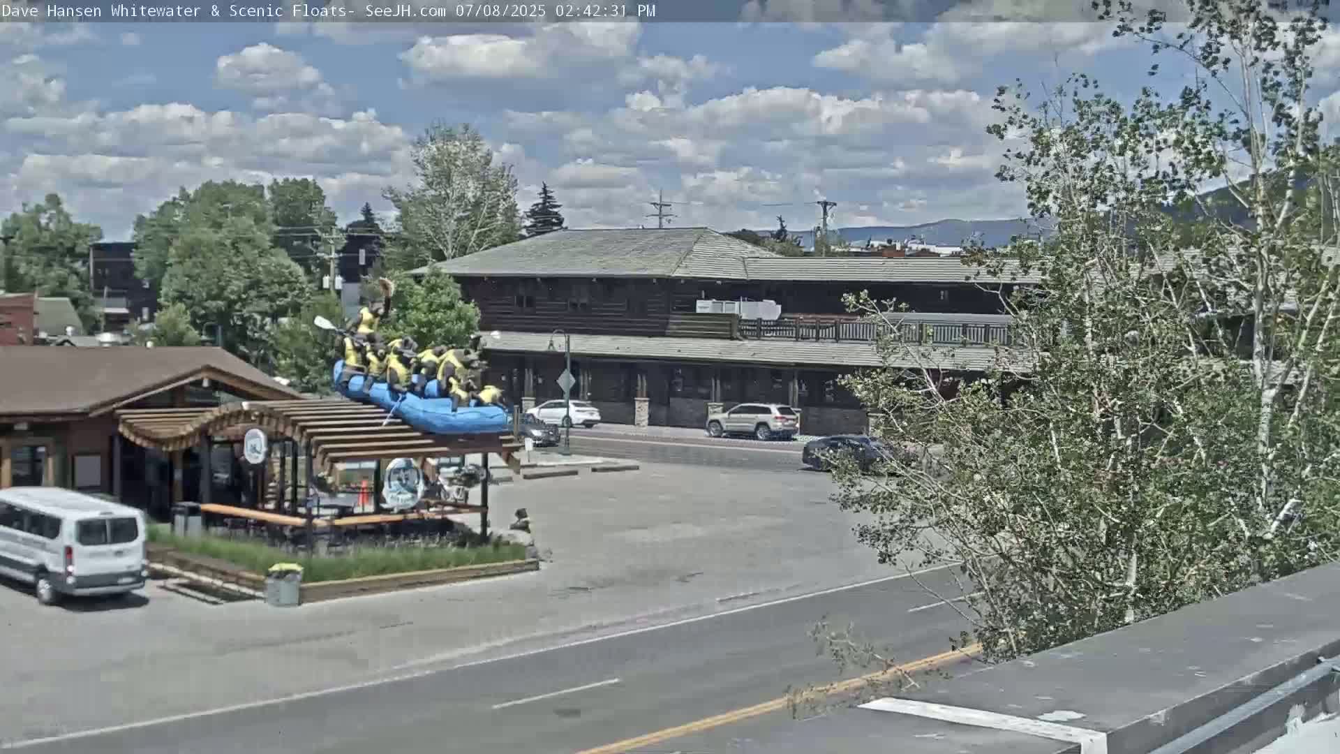 Jackson Hole, Jackson Broadway Avenue & S. Millward St. Junction Live Cam - Jackson, Teton, Wyoming, USA