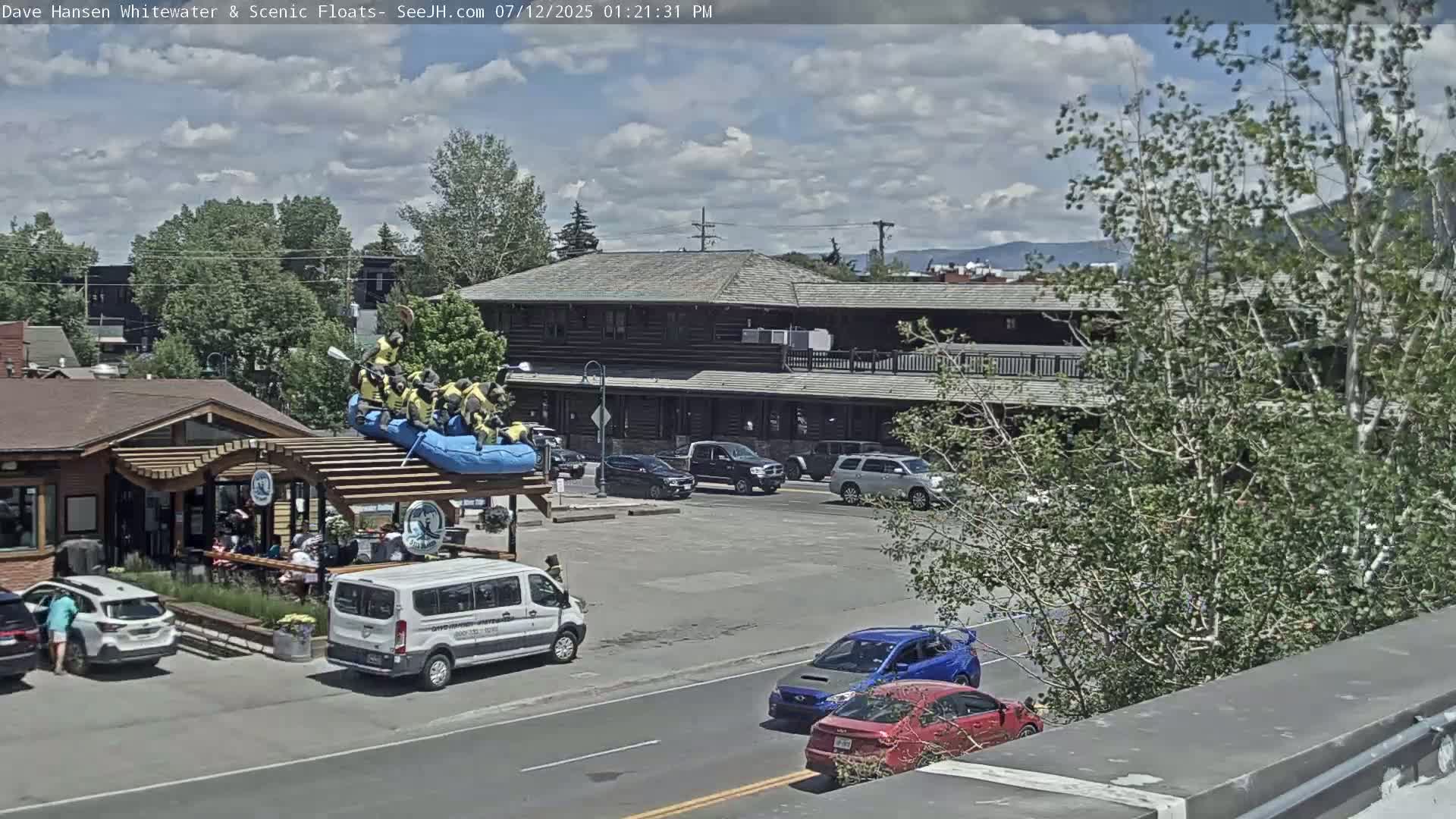 Jackson Hole, Jackson Broadway Avenue & S. Millward St. Junction Live Cam - Jackson, Teton, Wyoming, USA