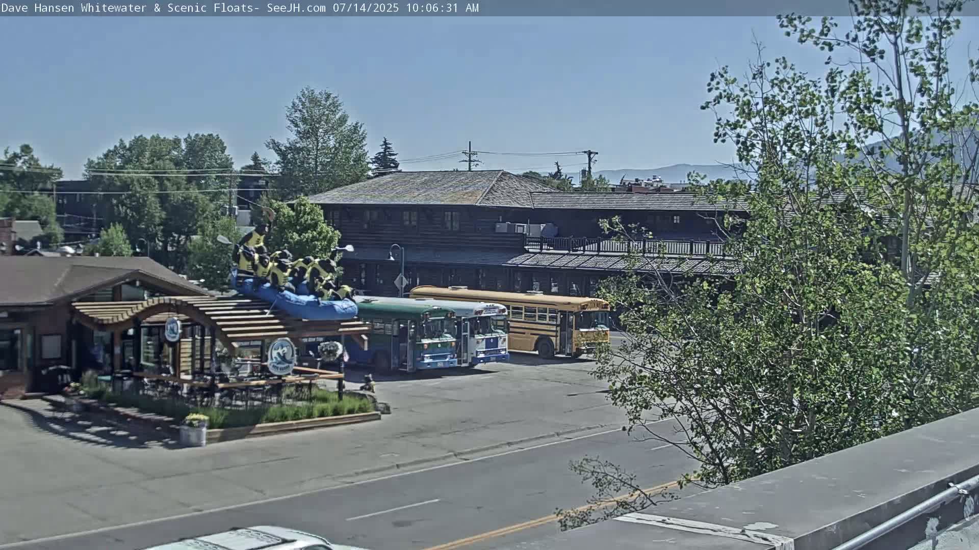 Jackson Hole, Jackson Broadway Avenue & S. Millward St. Junction Live Cam - Jackson, Teton, Wyoming, USA