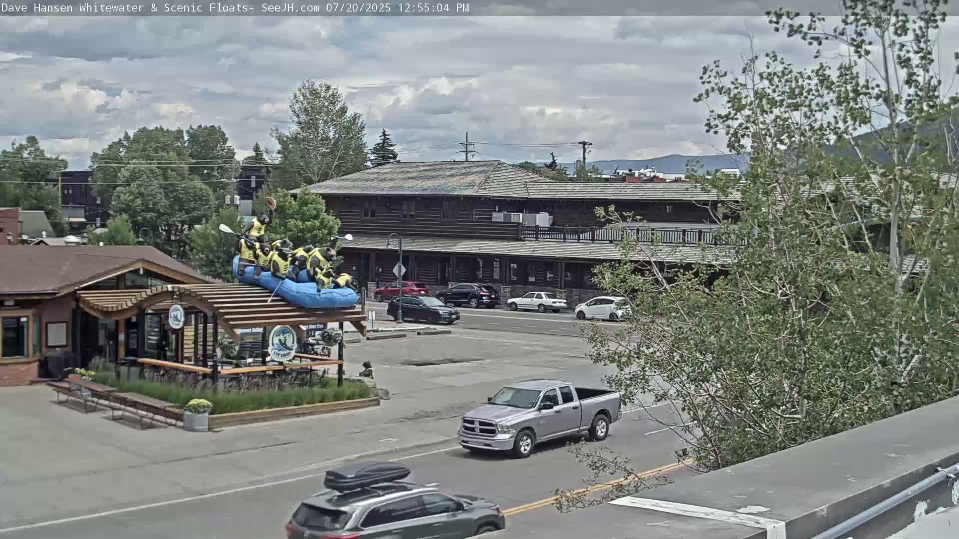 Jackson Hole, Jackson Broadway Avenue & S. Millward St. Junction Live Cam - Jackson, Teton, Wyoming, USA