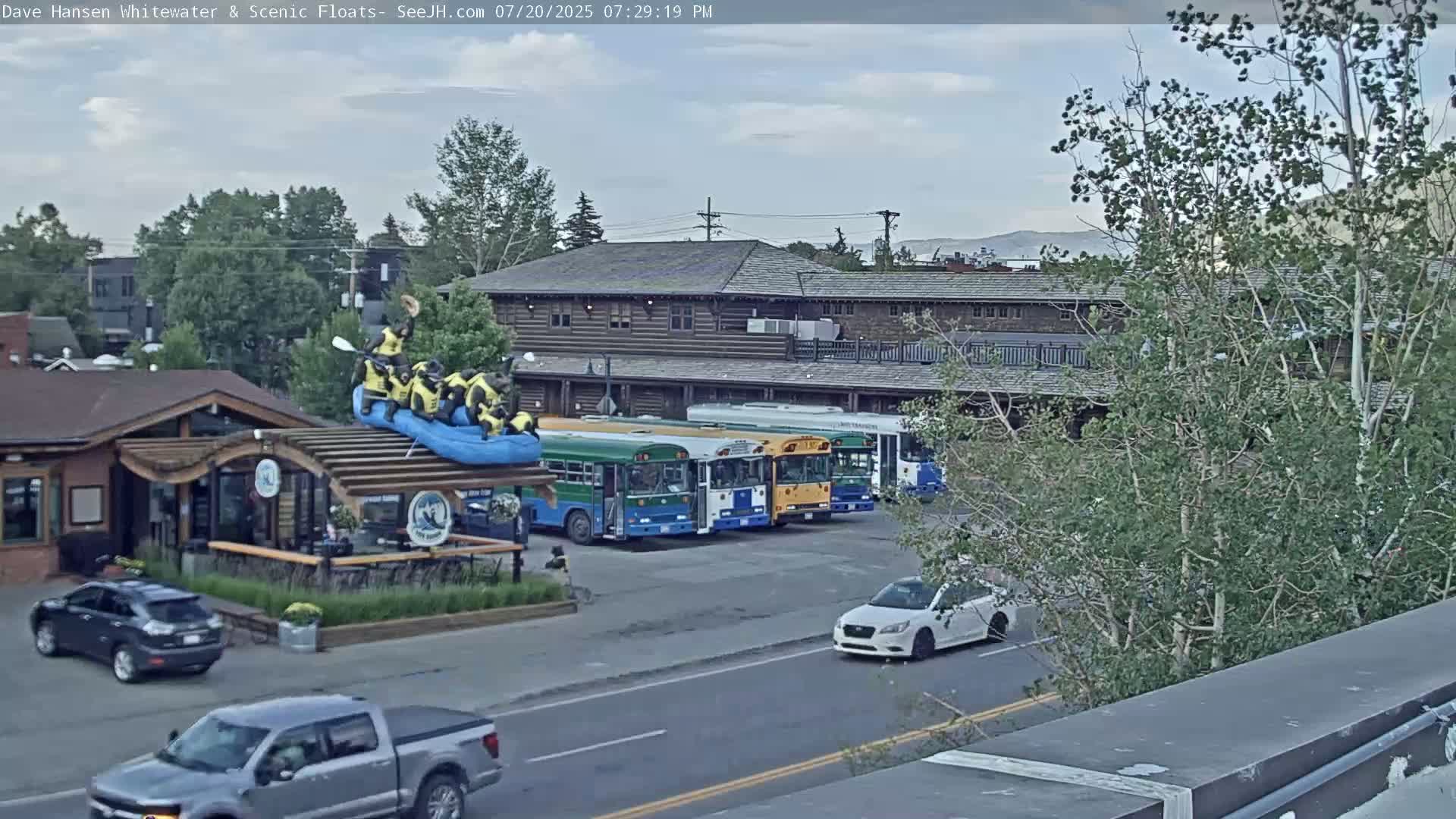 Jackson Hole, Jackson Broadway Avenue & S. Millward St. Junction Live Cam - Jackson, Teton, Wyoming, USA
