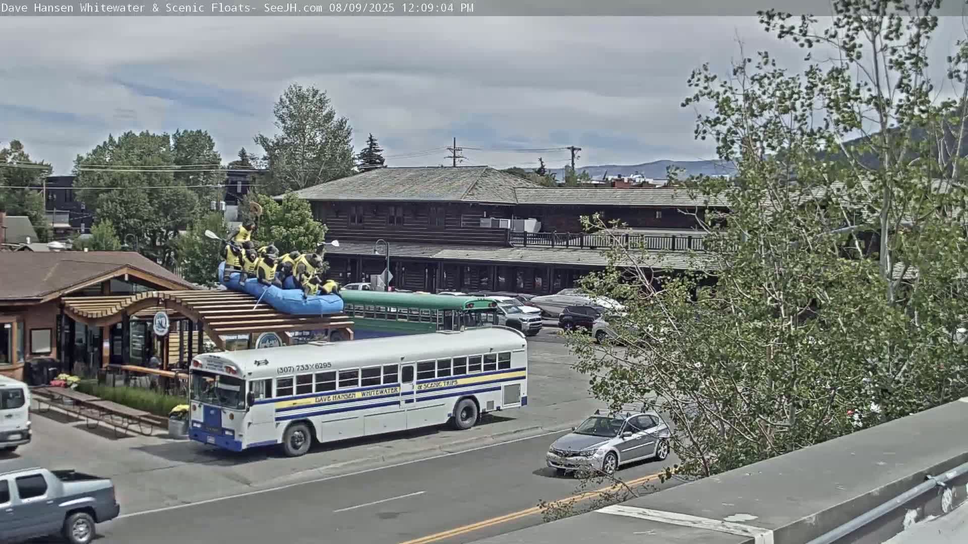Jackson Hole, Jackson Broadway Avenue & S. Millward St. Junction Live Cam - Jackson, Teton, Wyoming, USA