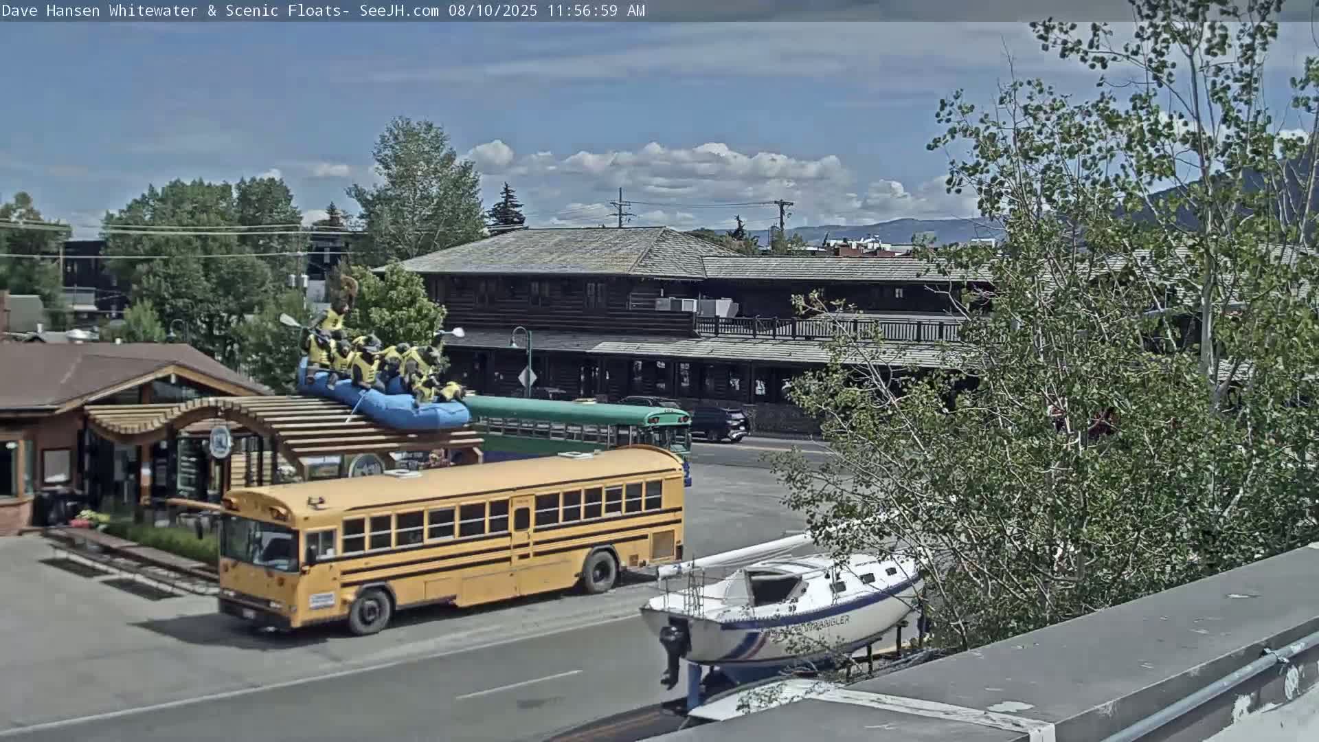 Jackson Hole, Jackson Broadway Avenue & S. Millward St. Junction Live Cam - Jackson, Teton, Wyoming, USA