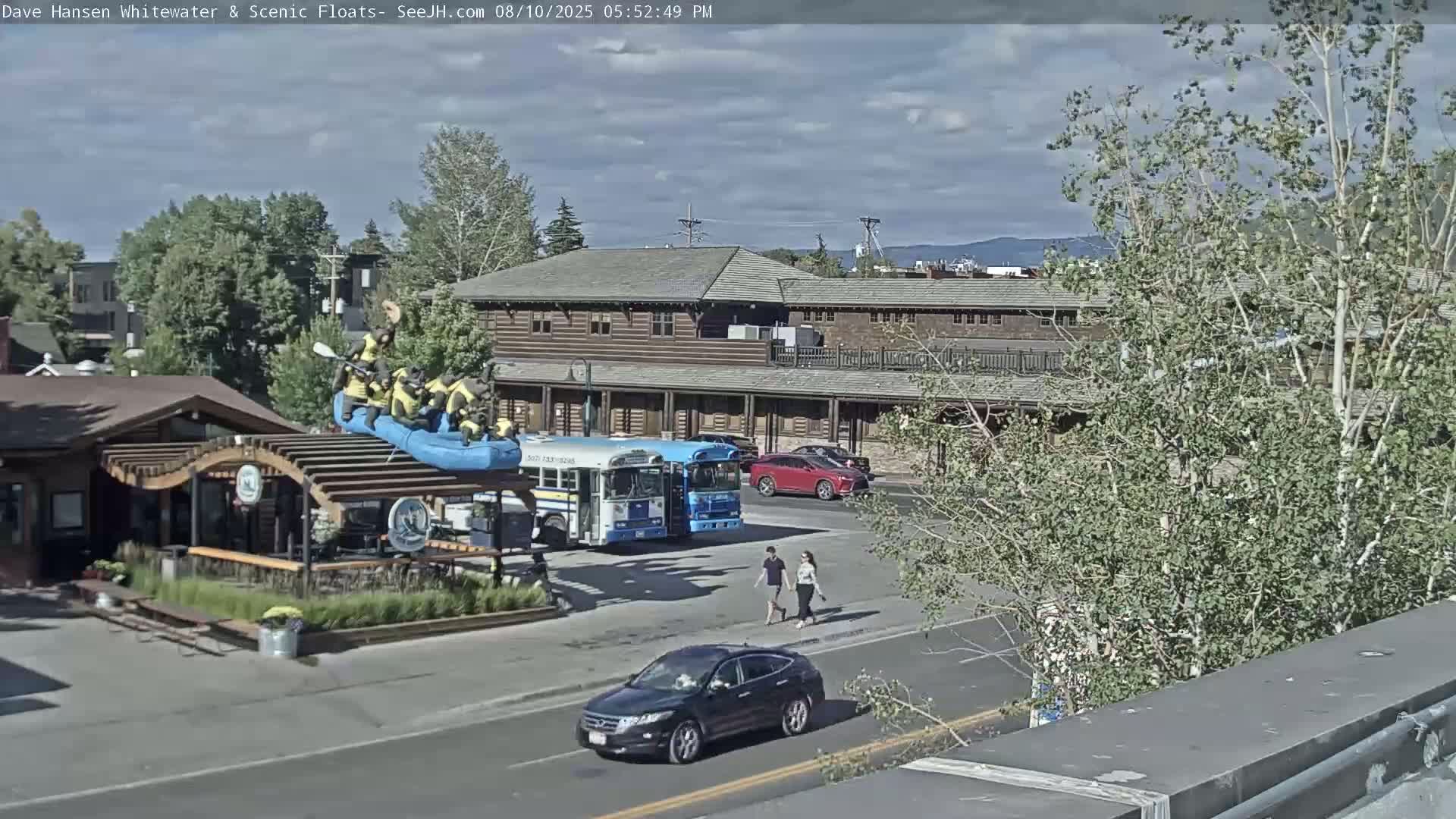 Jackson Hole, Jackson Broadway Avenue & S. Millward St. Junction Live Cam - Jackson, Teton, Wyoming, USA