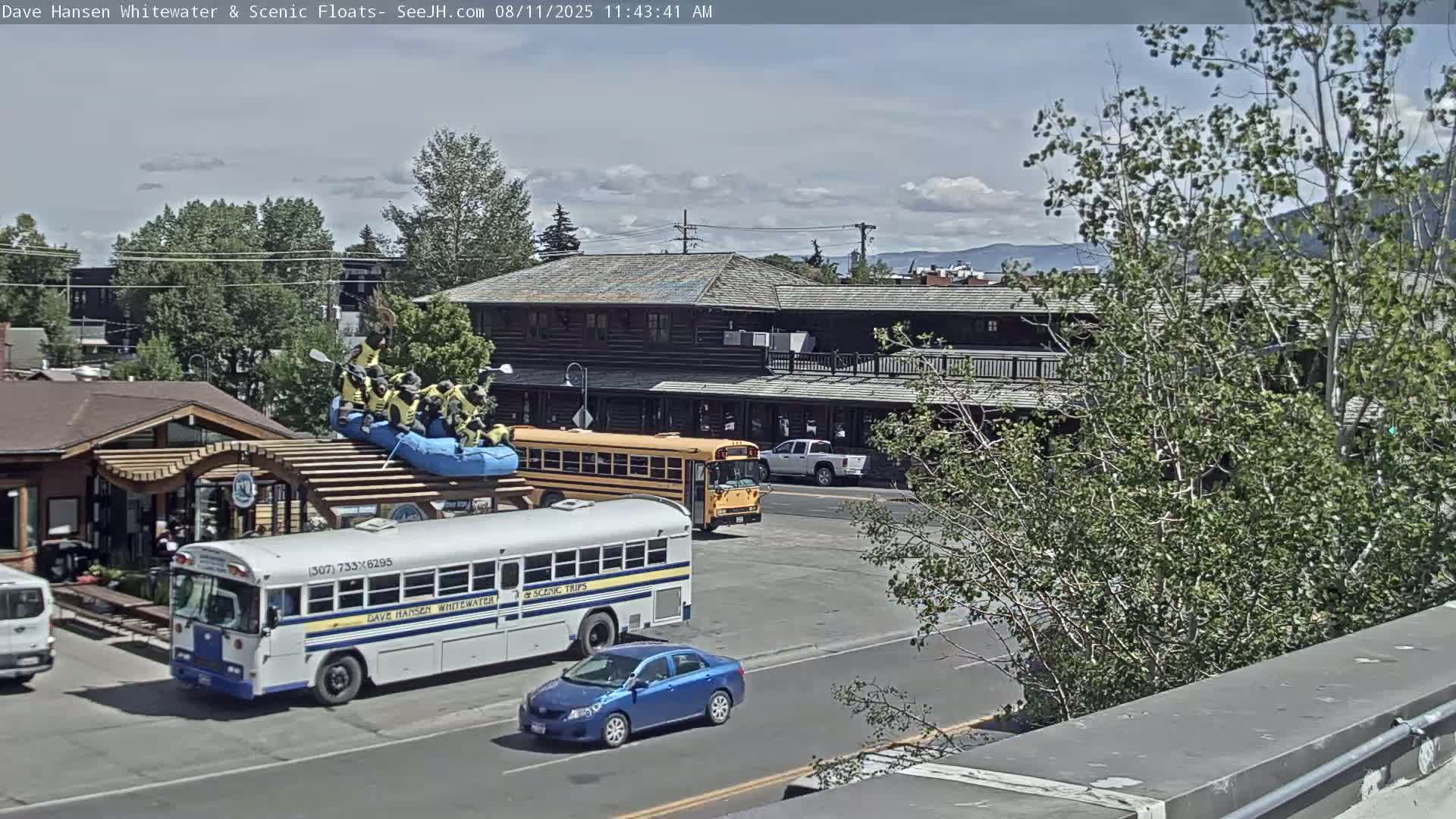 Jackson Hole, Jackson Broadway Avenue & S. Millward St. Junction Live Cam - Jackson, Teton, Wyoming, USA