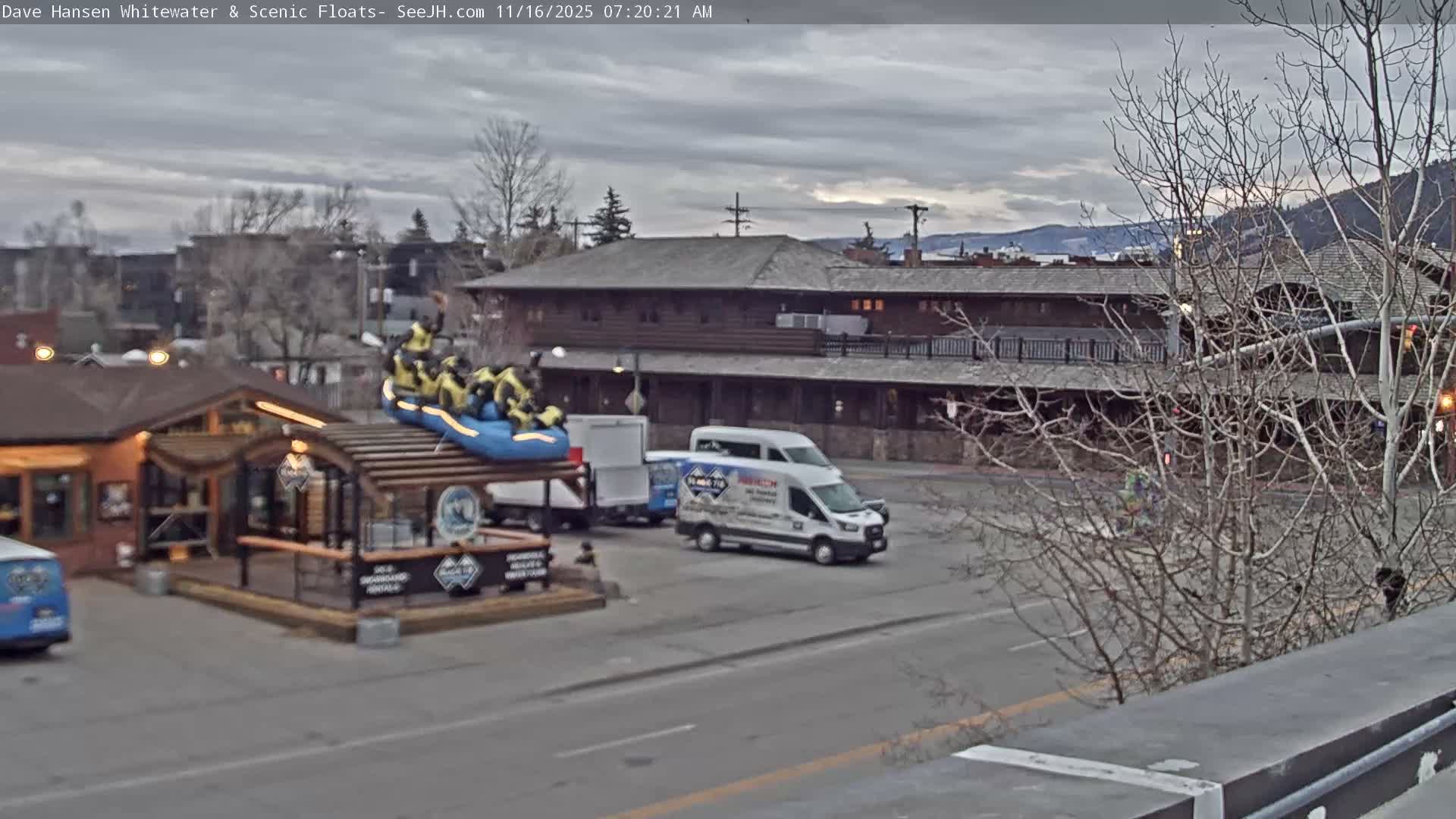 Jackson Hole, Jackson Broadway Avenue & S. Millward St. Junction Live Cam - Jackson, Teton, Wyoming, USA
