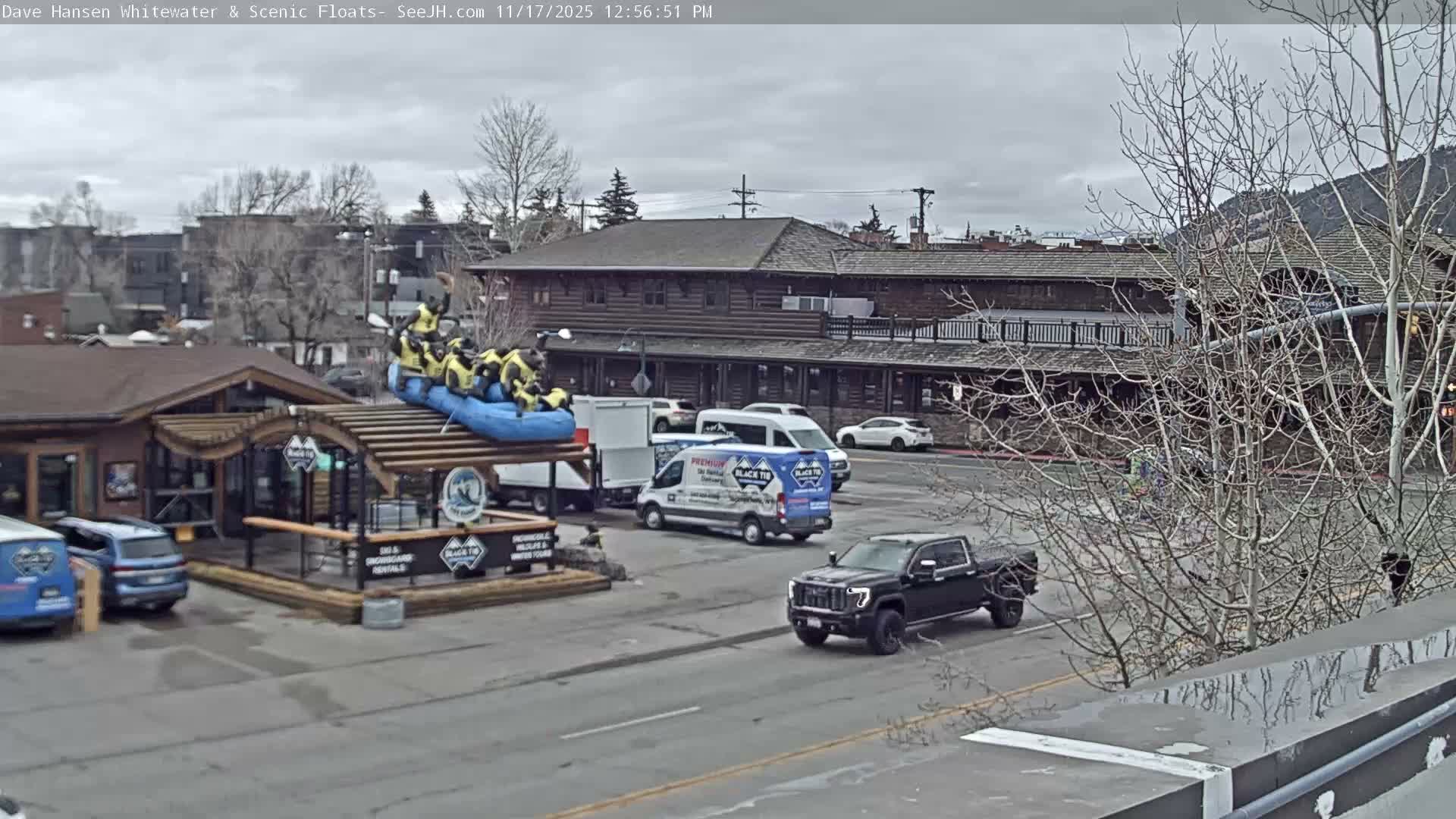 Jackson Hole, Jackson Broadway Avenue & S. Millward St. Junction Live Cam - Jackson, Teton, Wyoming, USA
