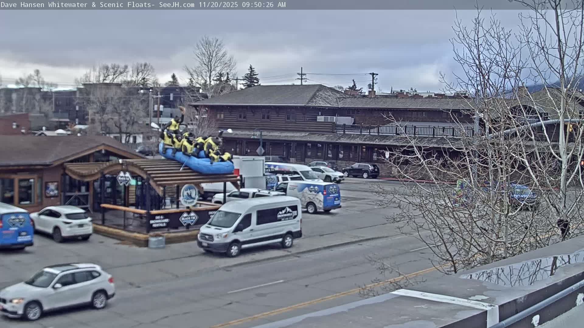Jackson Hole, Jackson Broadway Avenue & S. Millward St. Junction Live Cam - Jackson, Teton, Wyoming, USA
