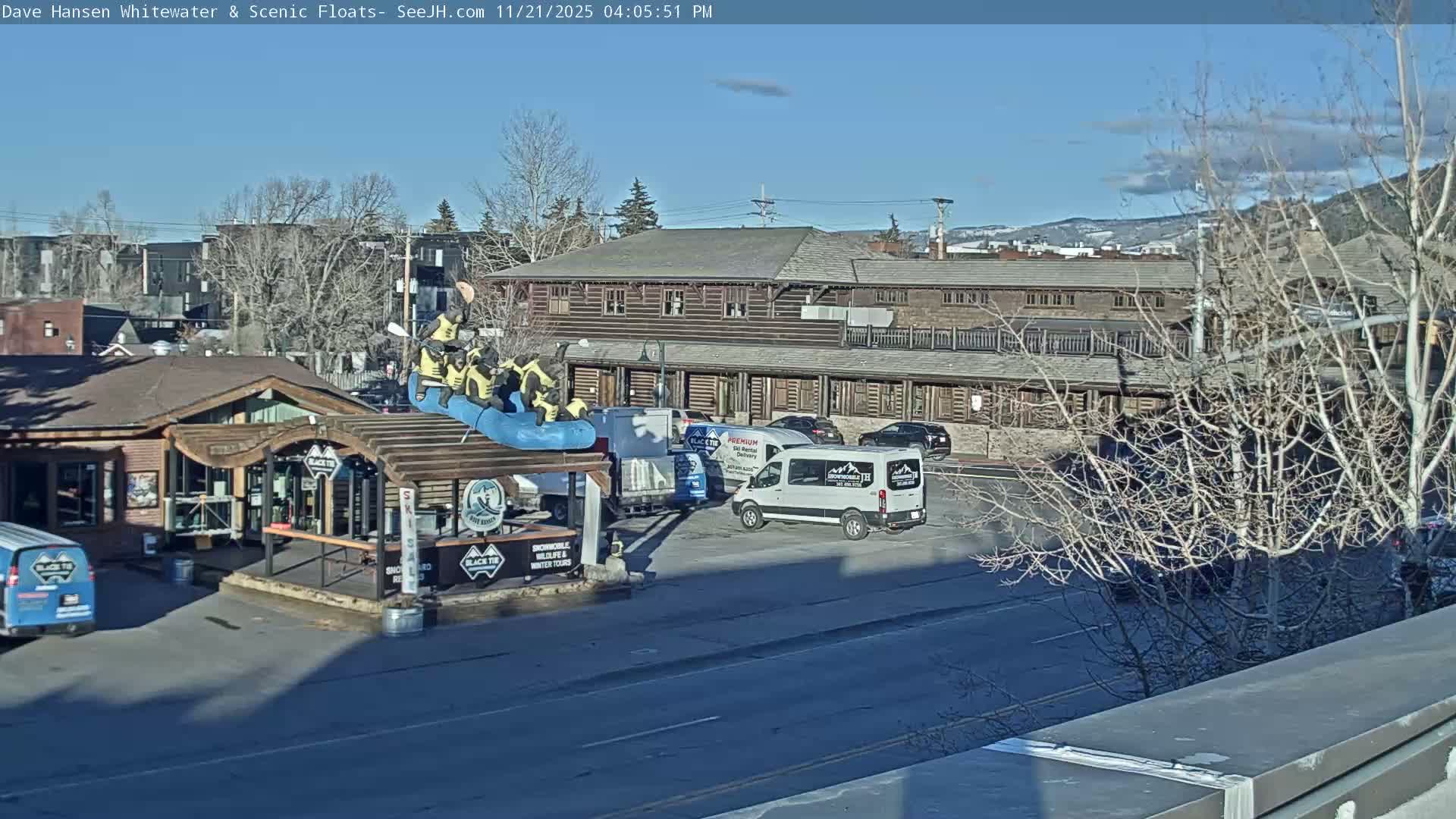 Jackson Hole, Jackson Broadway Avenue & S. Millward St. Junction Live Cam - Jackson, Teton, Wyoming, USA