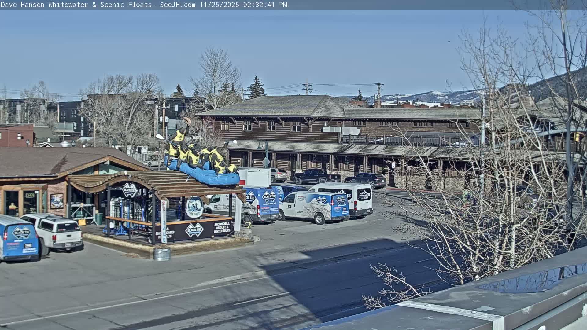 Jackson Hole, Jackson Broadway Avenue & S. Millward St. Junction Live Cam - Jackson, Teton, Wyoming, USA