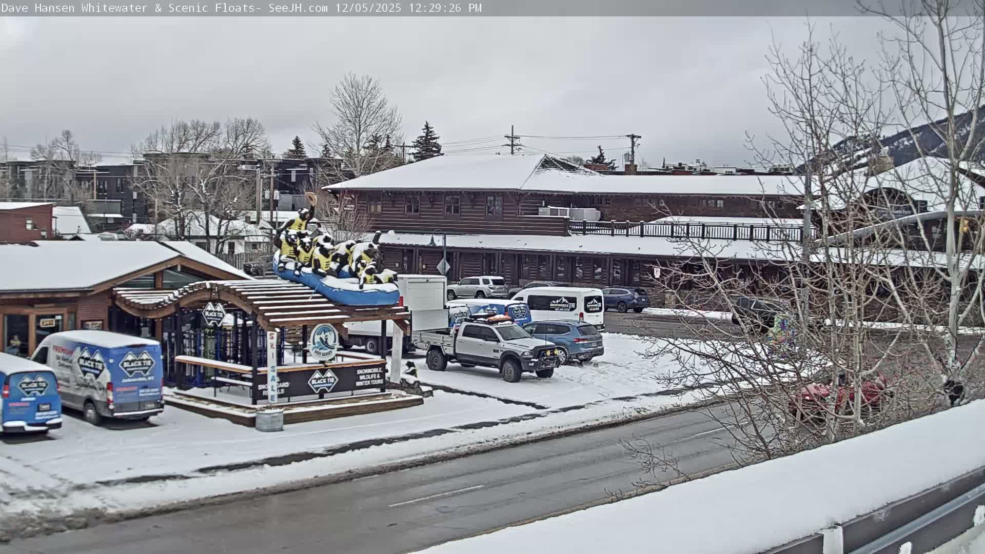 Jackson Hole, Jackson Broadway Avenue & S. Millward St. Junction Live Cam - Jackson, Teton, Wyoming, USA