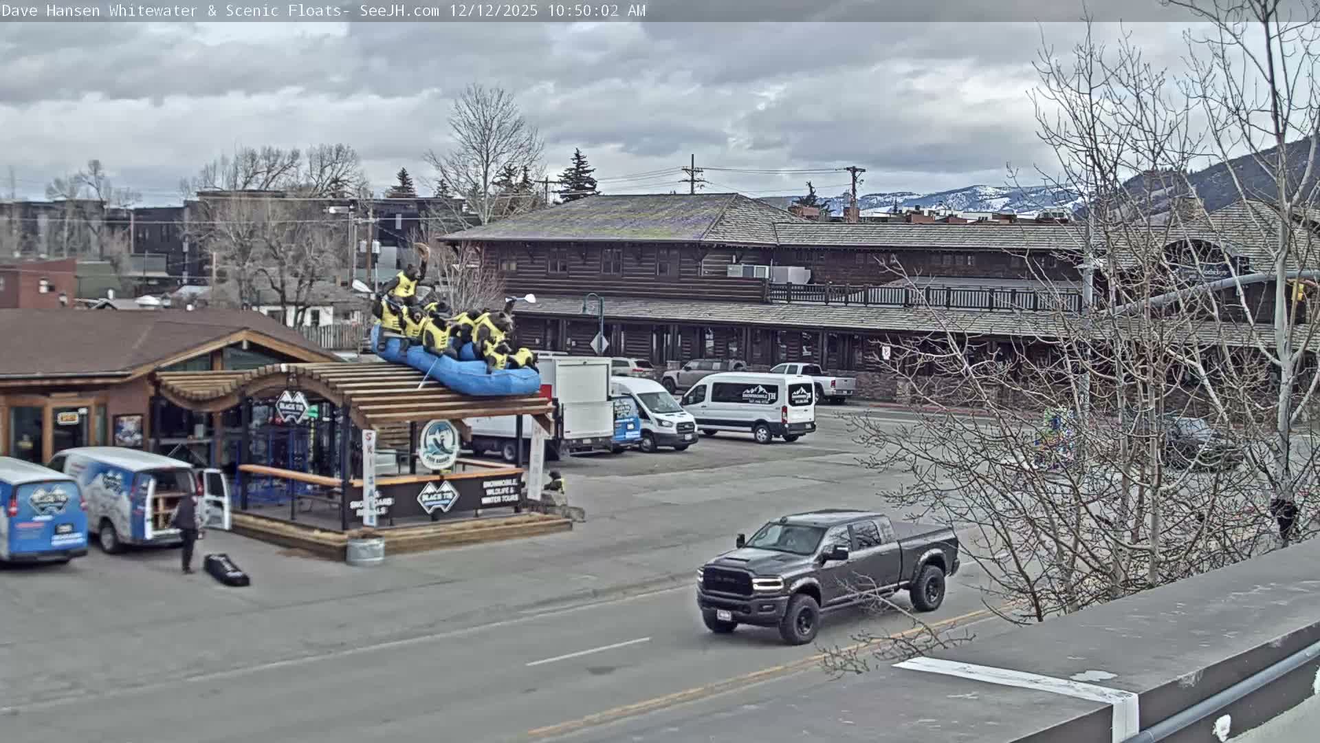 Jackson Hole, Jackson Broadway Avenue & S. Millward St. Junction Live Cam - Jackson, Teton, Wyoming, USA
