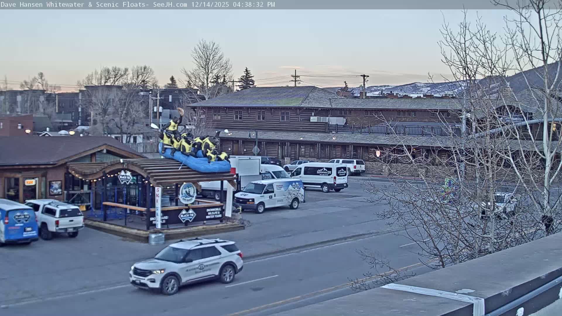 Jackson Hole, Jackson Broadway Avenue & S. Millward St. Junction Live Cam - Jackson, Teton, Wyoming, USA