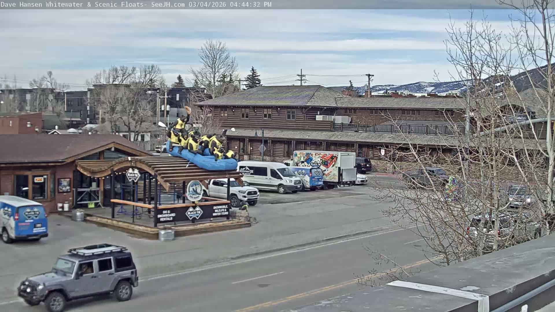 Jackson Hole, Jackson Broadway Avenue & S. Millward St. Junction Live Cam - Jackson, Teton, Wyoming, USA