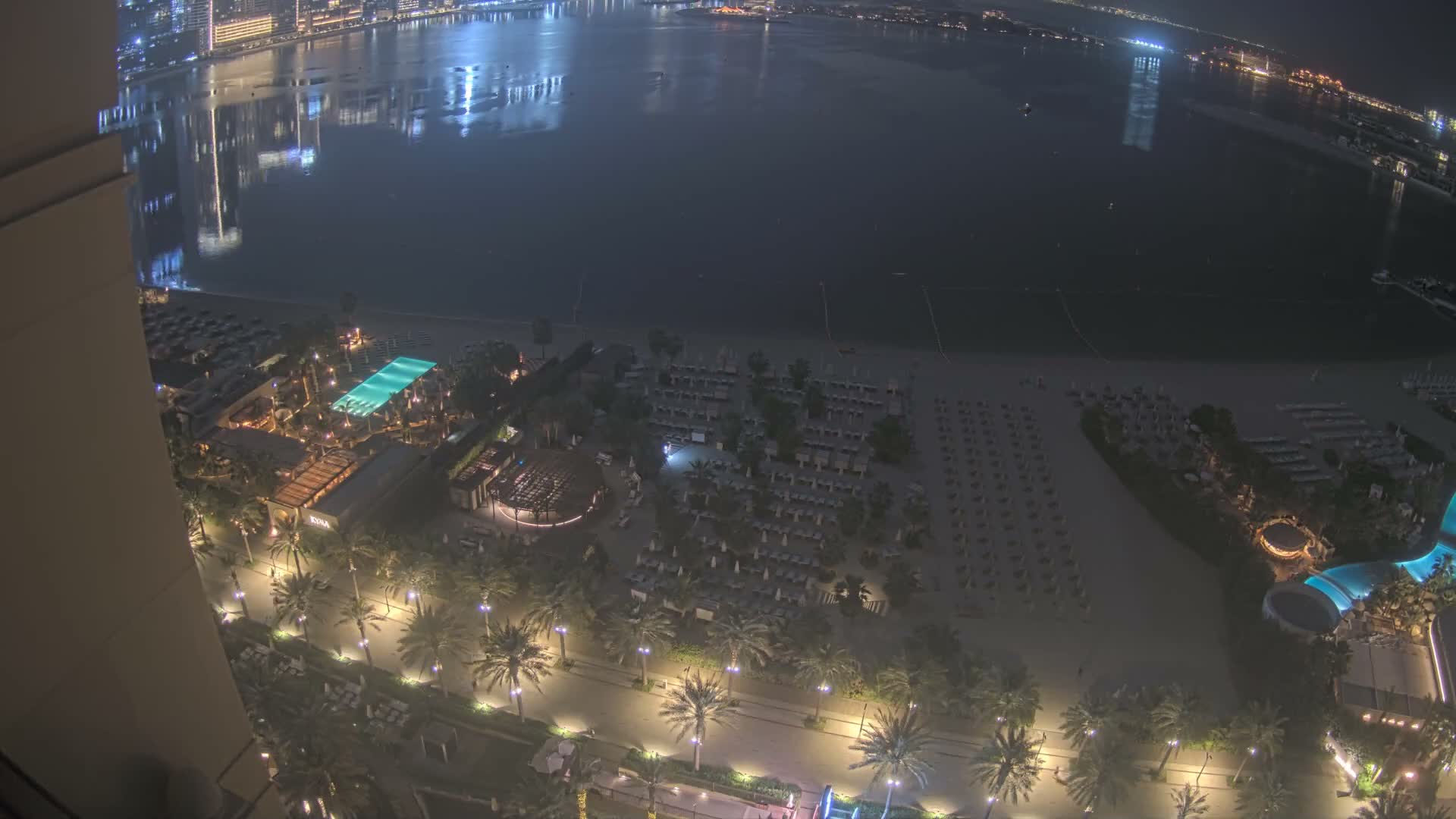 The Palm Jumeirah ( نخلة جميرا، شاطئ النخلة الغربي، دبي ) Palm West Beach, Dubai Live Cam -  The Palm Jumeirah, Dubai, United Arab Emirates