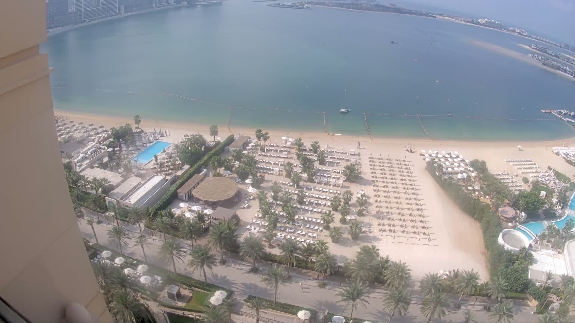 The Palm Jumeirah ( نخلة جميرا، شاطئ النخلة الغربي، دبي ) Palm West Beach, Dubai Live Cam -  The Palm Jumeirah, Dubai, United Arab Emirates