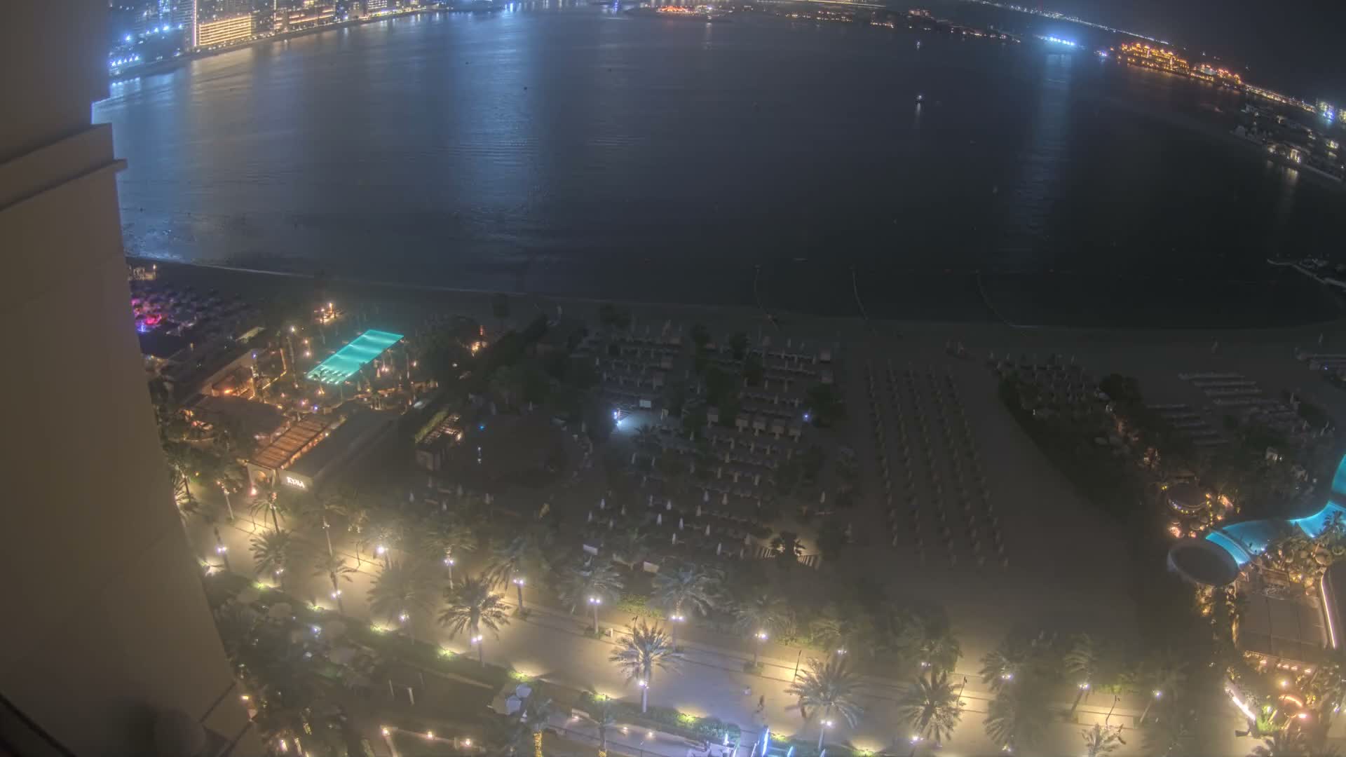 The Palm Jumeirah ( نخلة جميرا، شاطئ النخلة الغربي، دبي ) Palm West Beach, Dubai Live Cam -  The Palm Jumeirah, Dubai, United Arab Emirates