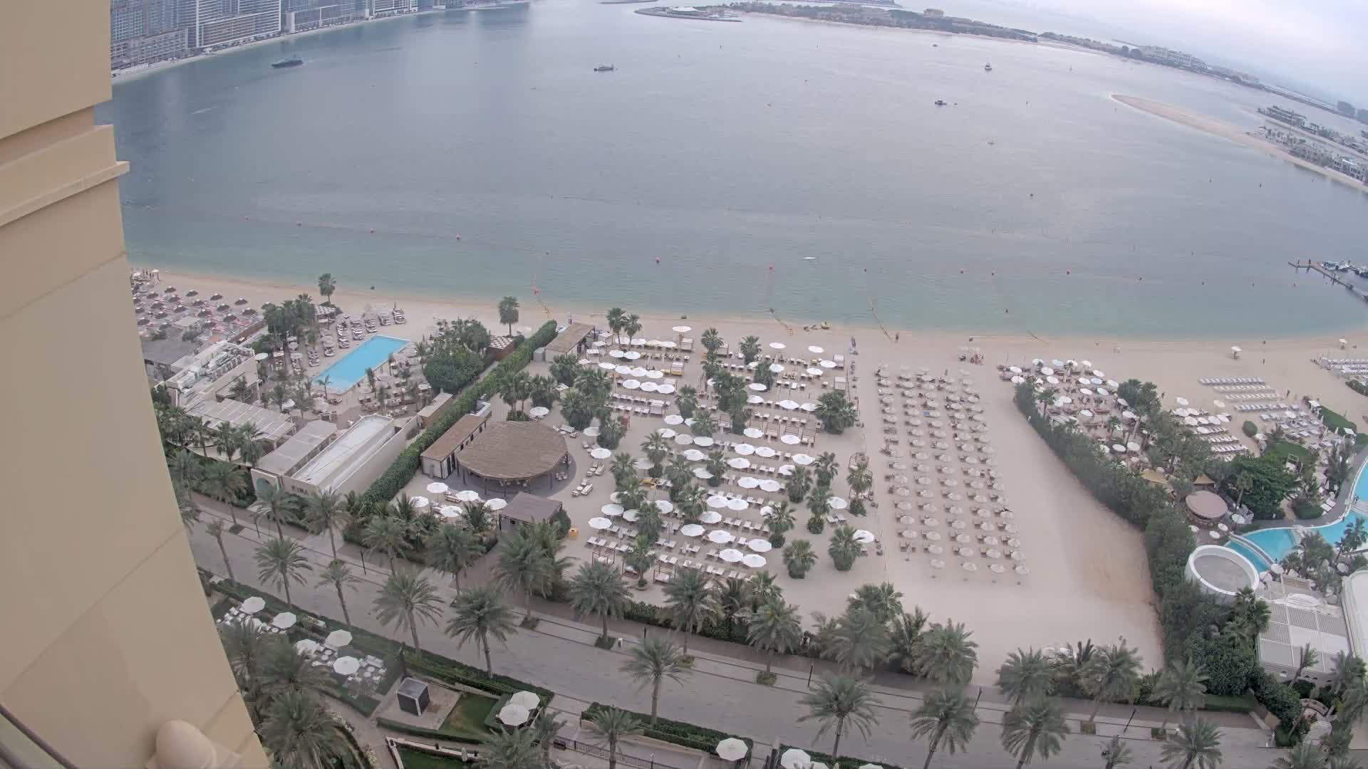 The Palm Jumeirah ( نخلة جميرا، شاطئ النخلة الغربي، دبي ) Palm West Beach, Dubai Live Cam -  The Palm Jumeirah, Dubai, United Arab Emirates