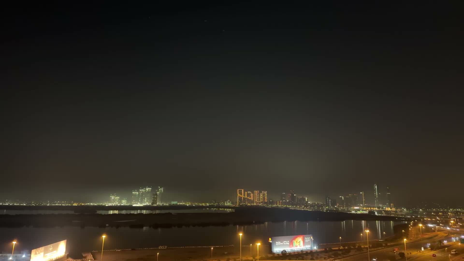 Dubai Creek ( إطلالة على خور دبي ومنطقة الجداف من بوكادرا، دبي ) Jaddaf Discrict View from Al Jadaf, Dubai Live Cam - Al Jadaf, Dubai, United Arab Emirates