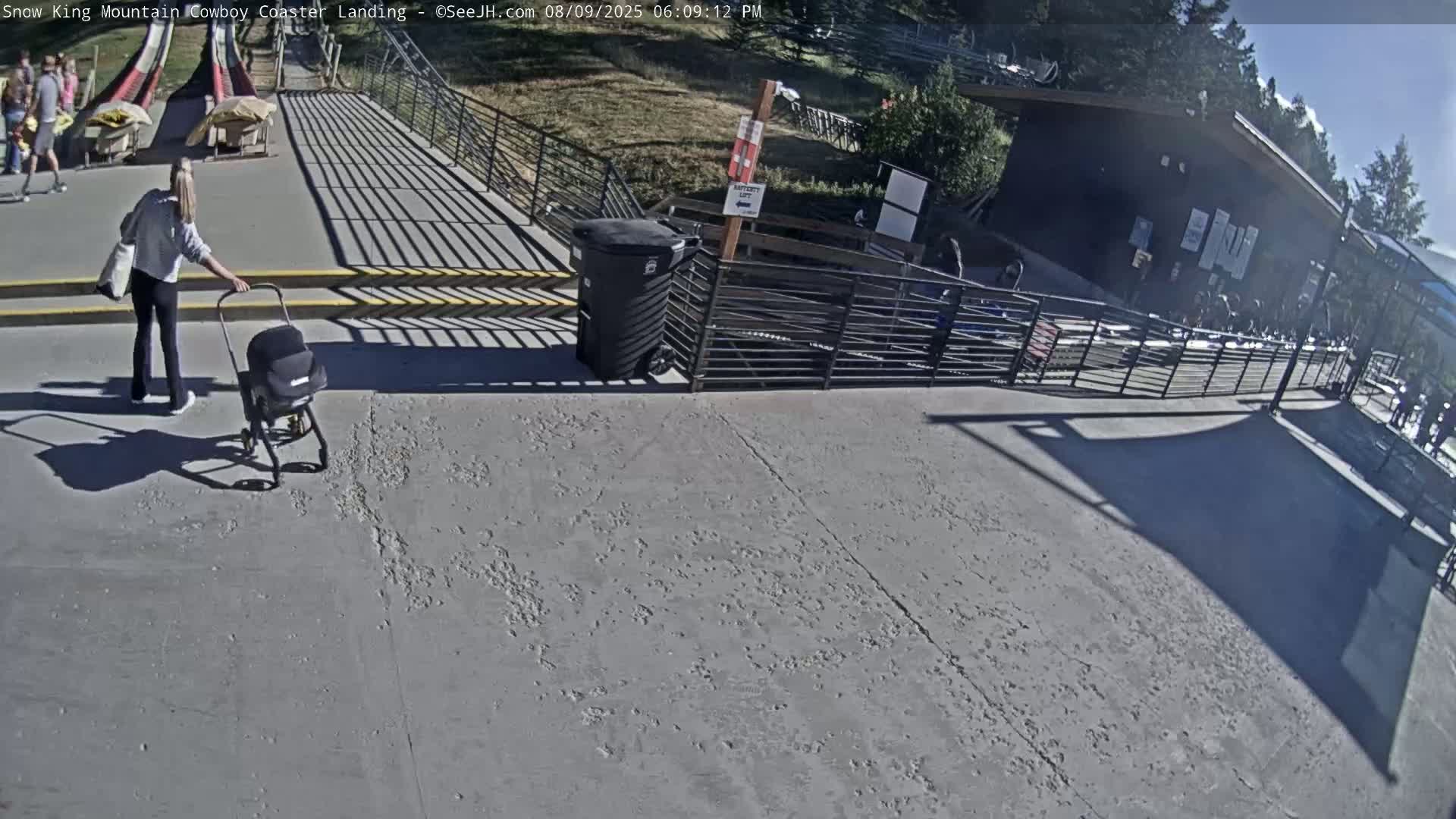 Jackson, Snow King Mountain Cowboy Coaster & Alpine Slide Live Cam - Jackson, Teton, Wyoming, USA
