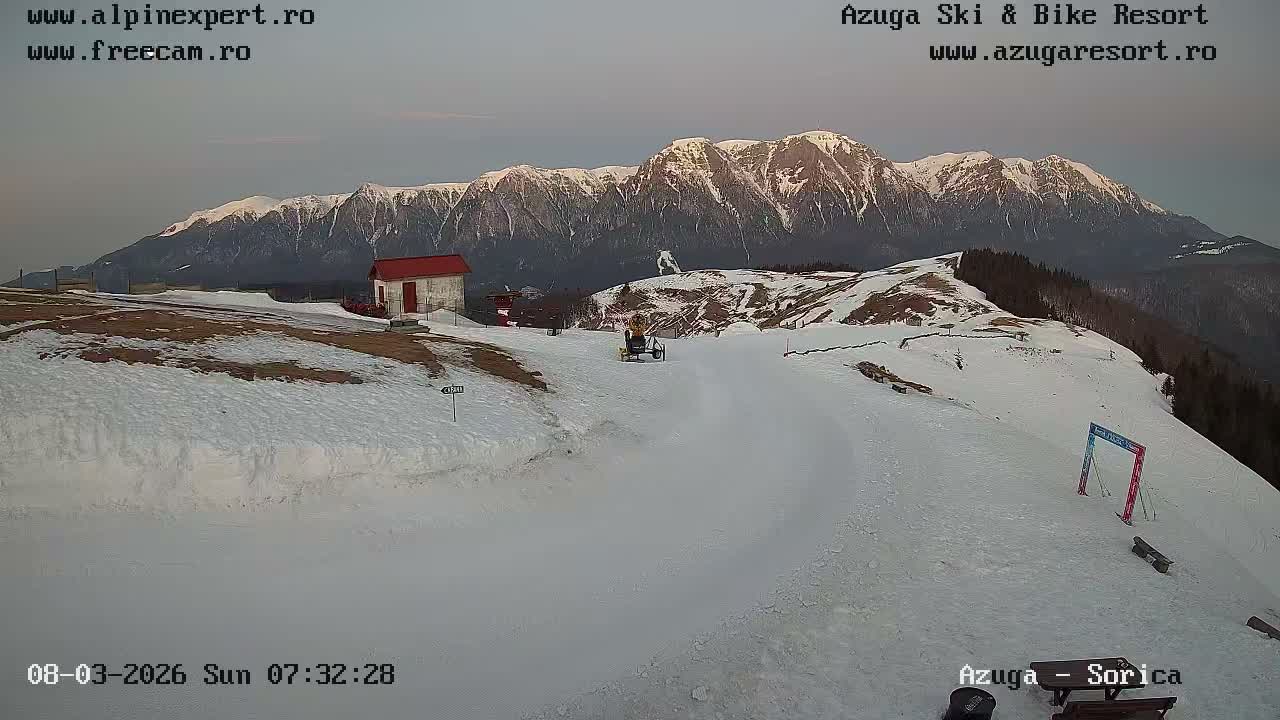 Prahova, Valea Mărului Azuga Apple Valley  & Muntii Bucegi Mountains View From Sorica Hill , Azuga Live Cam - Azuga, Prahova, Romania