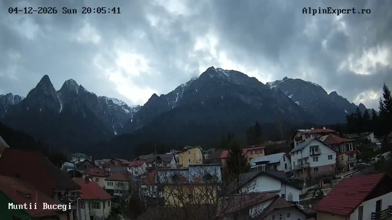 Prahova, Muntii Bucegi Mountains View from Busteni Live Cam - Buşteni, Prahova, Romania