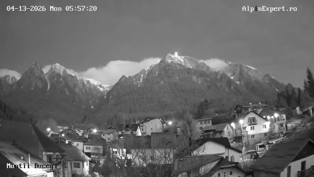 Prahova, Muntii Bucegi Mountains View from Busteni Live Cam - Buşteni, Prahova, Romania