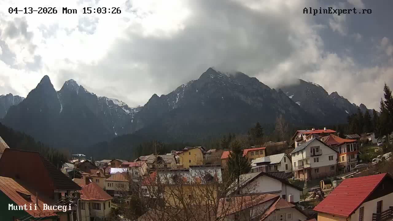Prahova, Muntii Bucegi Mountains View from Busteni Live Cam - Buşteni, Prahova, Romania