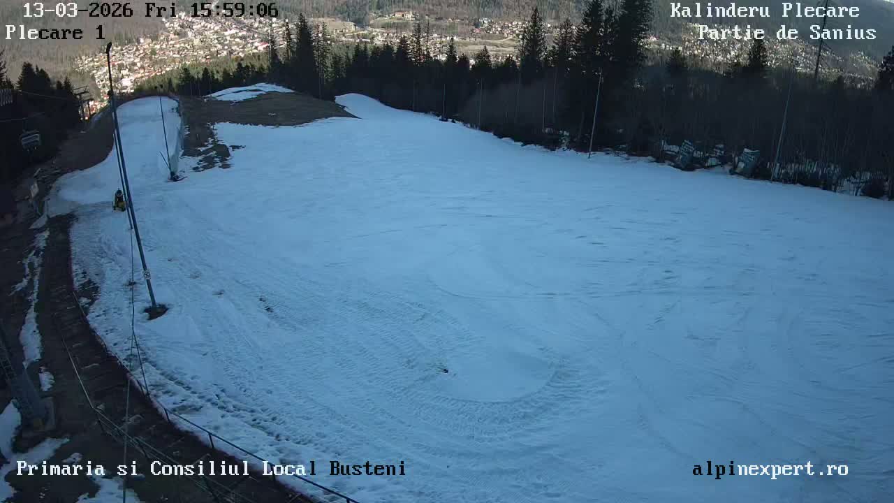 Prahova, Upper Pârtia de Săniuș Ski Slope & Busteni Skyline Live Cam - Buşteni, Prahova, Romania