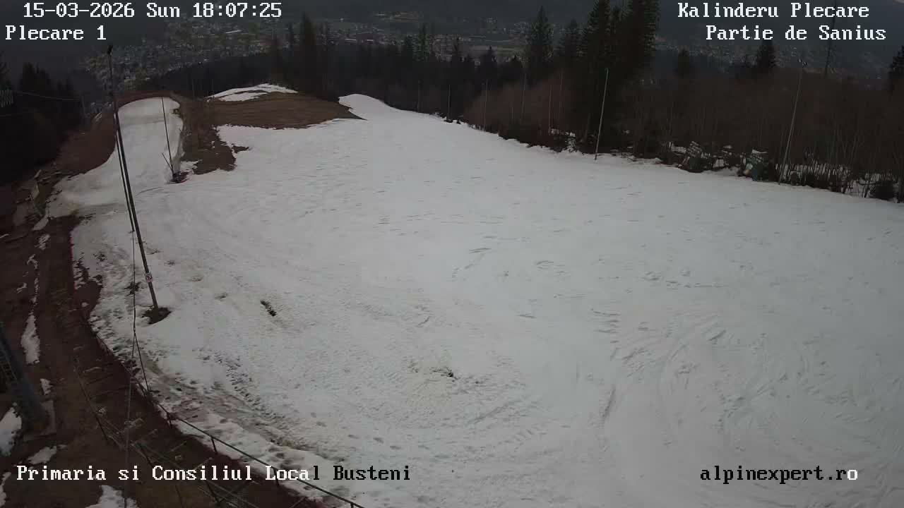 Prahova, Upper Pârtia de Săniuș Ski Slope & Busteni Skyline Live Cam - Buşteni, Prahova, Romania