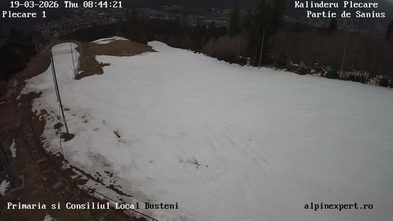 Prahova, Upper Pârtia de Săniuș Ski Slope & Busteni Skyline Live Cam - Buşteni, Prahova, Romania