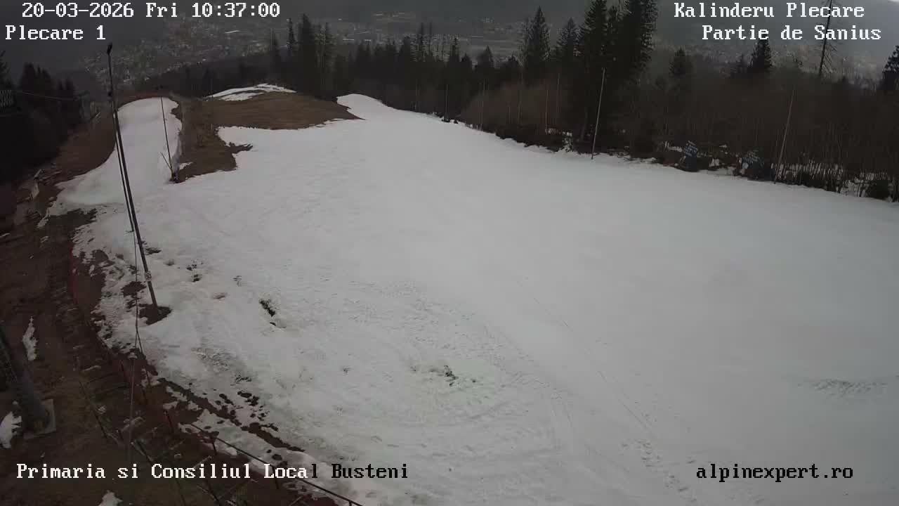 Prahova, Upper Pârtia de Săniuș Ski Slope & Busteni Skyline Live Cam - Buşteni, Prahova, Romania