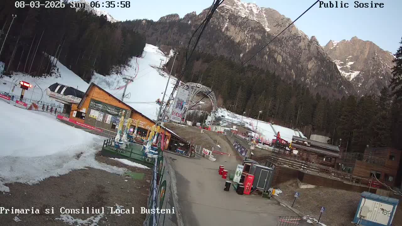 Prahova, Domeniul Schiabil Kalinderu Ski Center & Pârtia de Săniuș Ski Slope, Busteni Live Cam - Busteni, Prahova, Romania
