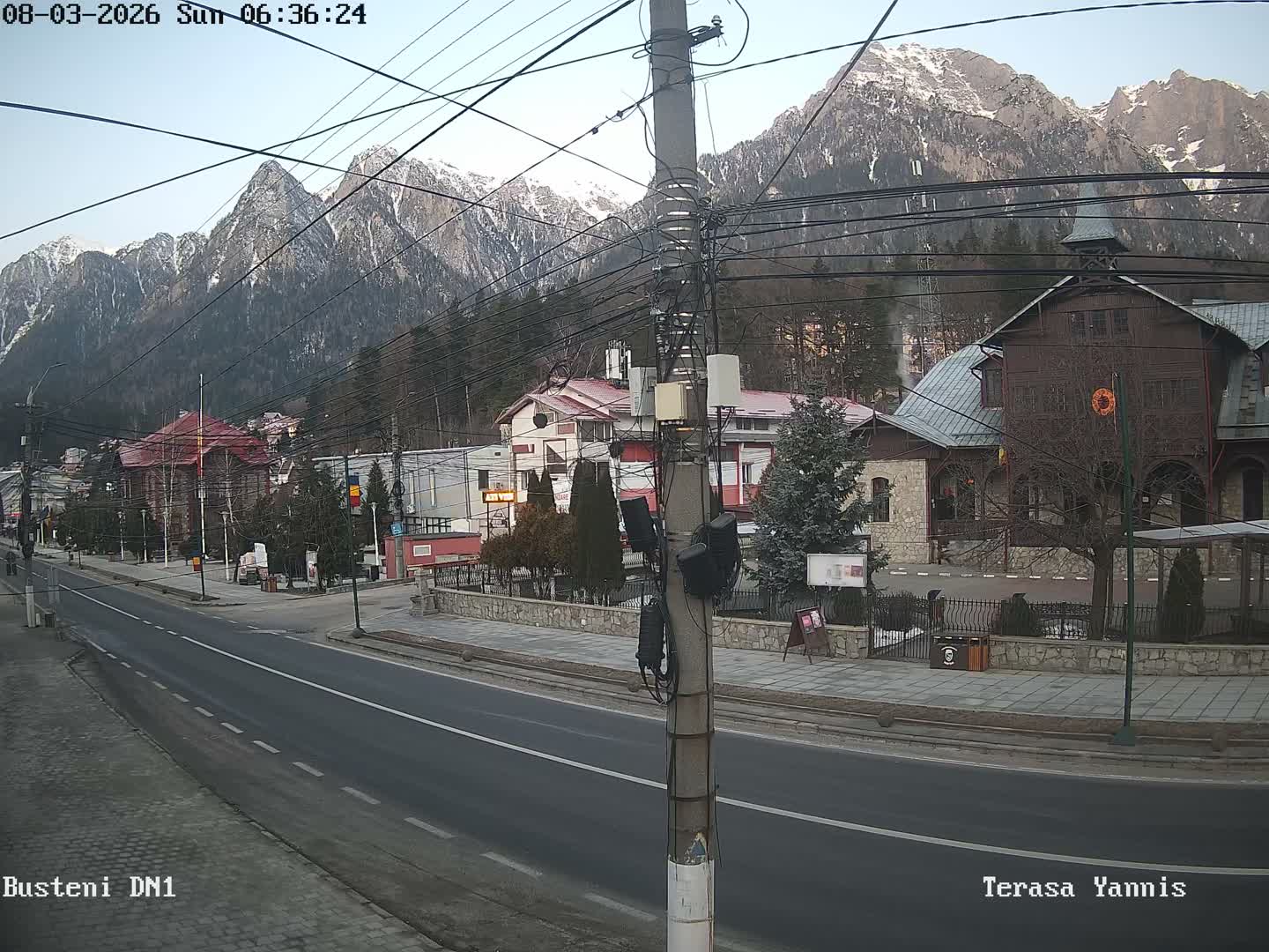 Prahova, Centru Busteni Town Center Live Cam - Busteni, Prahova, Romania