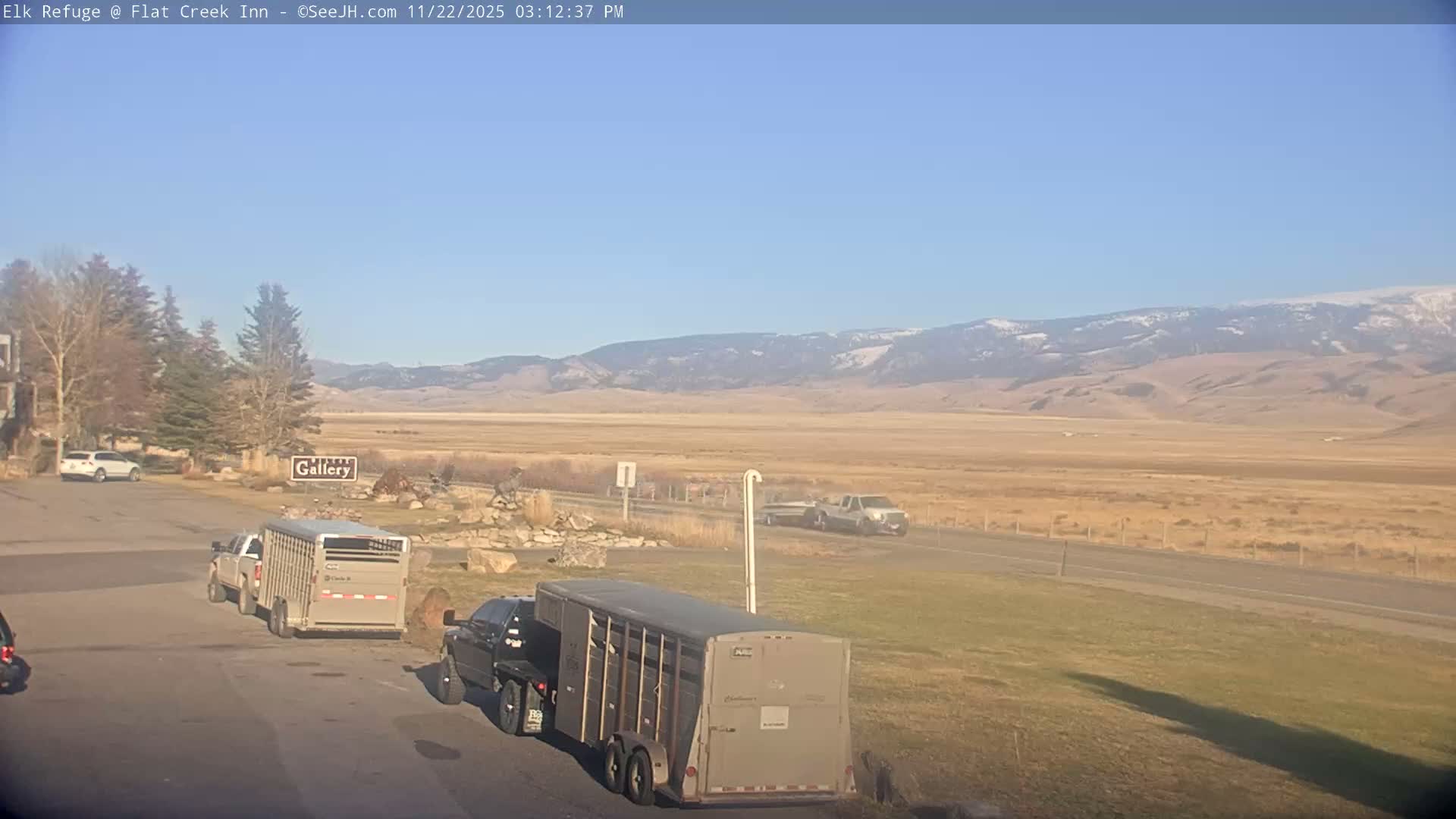 Jackson, Elk Refuge & Teton Mountains from Flat Creek Inn Live Cam - Jackson, Teton, Wyoming, USA