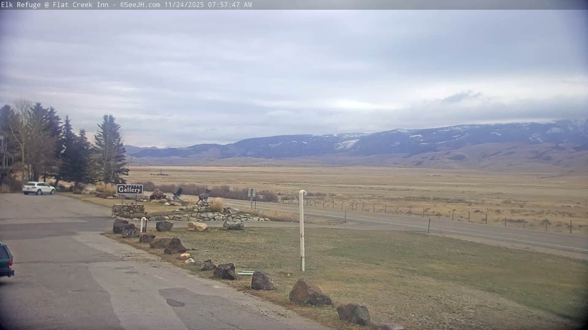 Jackson, Elk Refuge & Teton Mountains from Flat Creek Inn Live Cam - Jackson, Teton, Wyoming, USA