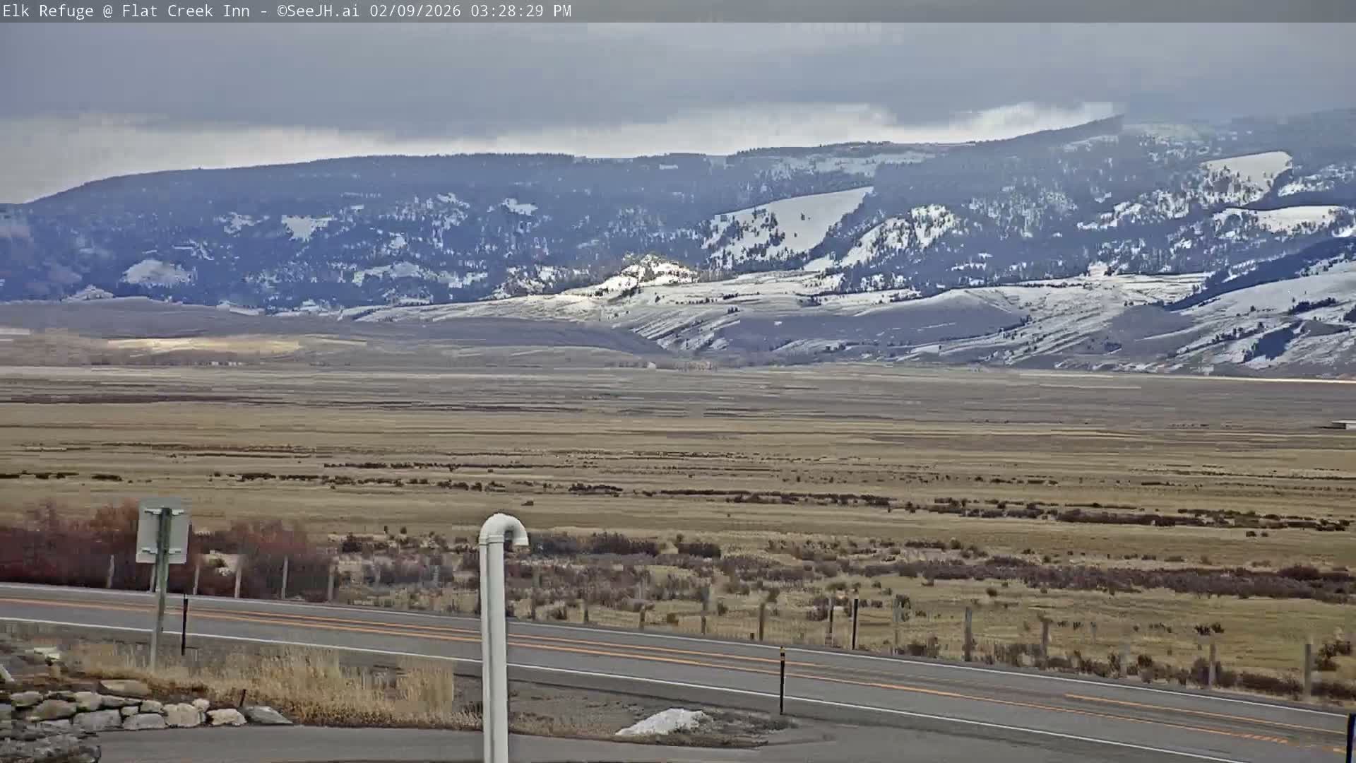 Jackson, Elk Refuge & Teton Mountains from Flat Creek Inn Live Cam - Jackson, Teton, Wyoming, USA