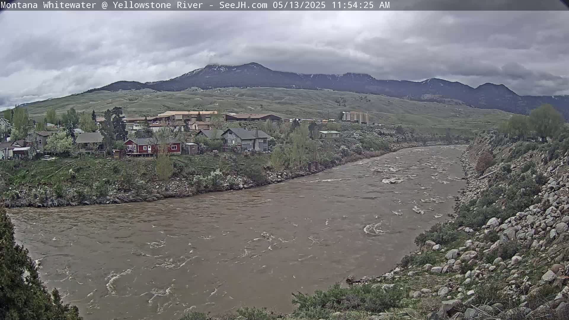 Gardiner Village & Yellowstone River  Live Cam - Gardnier, Park, Montana, USA